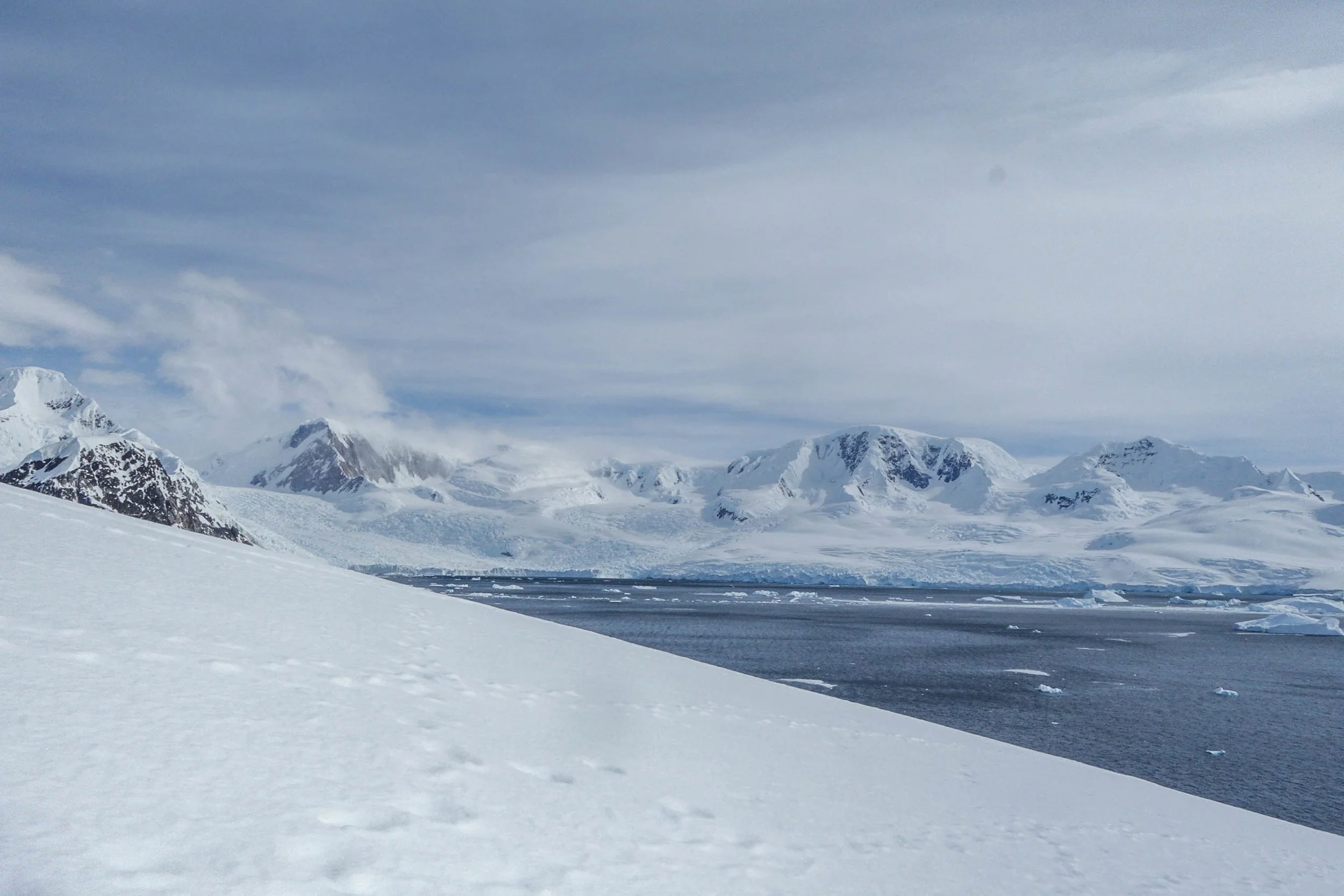 Antarctic landscape, featured in the novel The Antarctic Bridge by Lucie Aidart