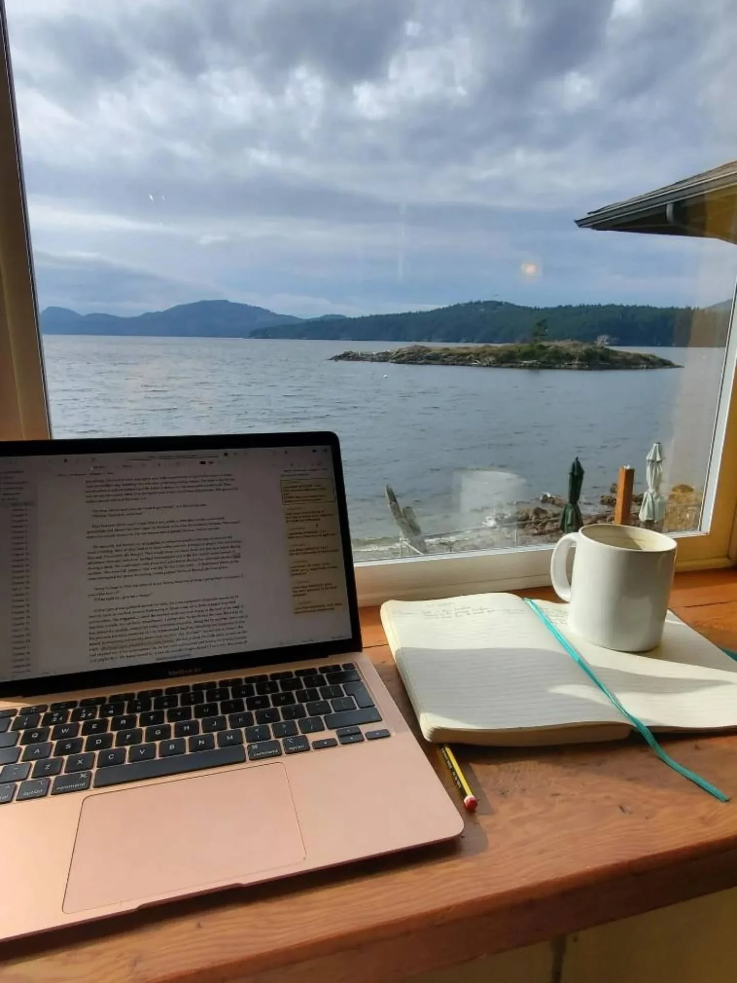 🏄🏻&zwj;♀️ Writing a novel in motion 🌊

The Antarctic Bridge was born on the hills of Edinburgh, and anchored at home and in coffeeshops. But my writing, like any manifestation or creation, needed the flow, the openings, the motions of travel and t