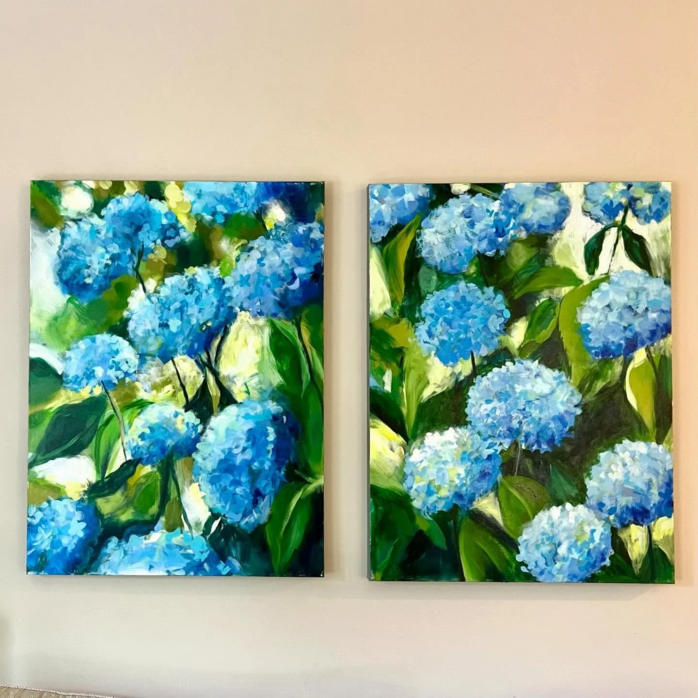 Hydrangeas, diptych, acrylic on canvas, 60x40 inches
.
.
.
.
#hydrangeas #hydrangealove #abstractfloral #floralpainting