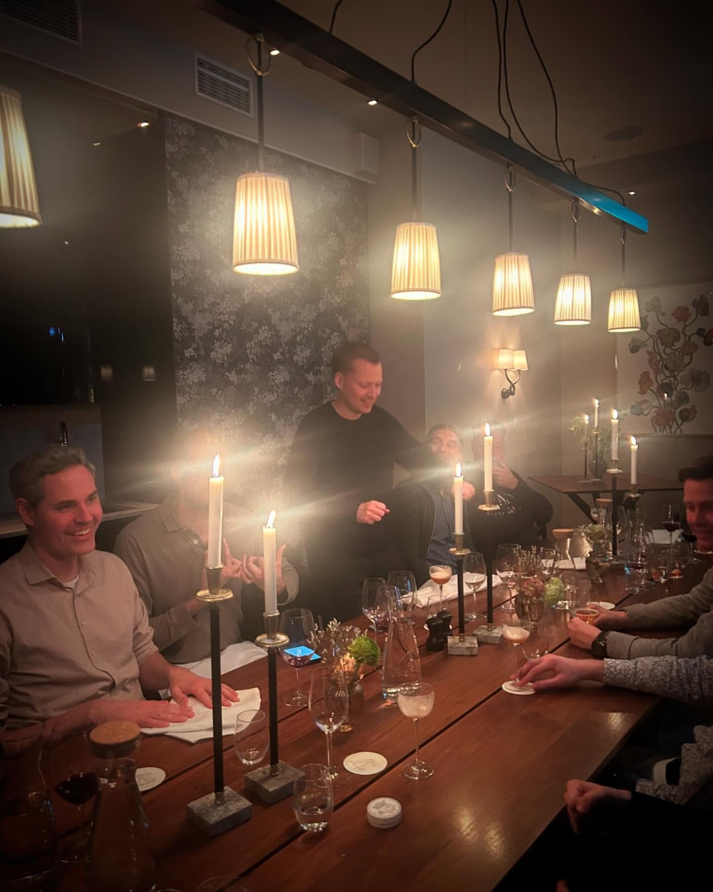 Kramkalas och paketöppning för VD Skyttner som är inne på 10e året hos oss, lite dans och drinkar på det!
