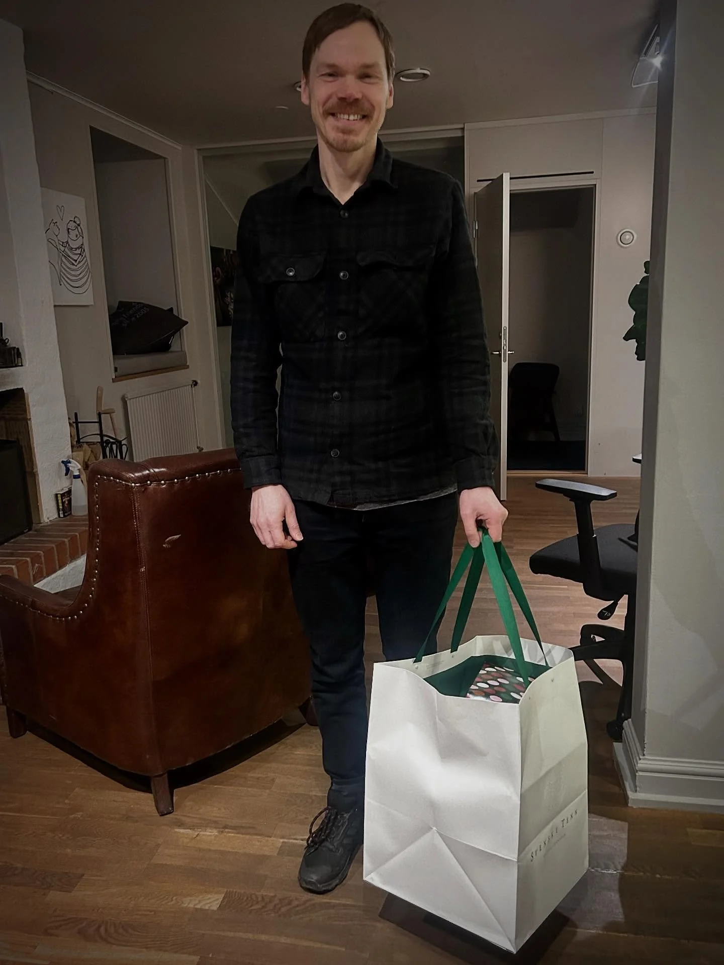 10 &aring;r ✨ Tack Rickard f&ouml;r allt du bidragit med under de h&auml;r &aring;ren. F&ouml;r din tunga kompetens och att du l&ouml;ser precis alla utmaningar vi st&auml;lls inf&ouml;r, men framf&ouml;r allt f&ouml;r att du &auml;r s&aring; j&auml;