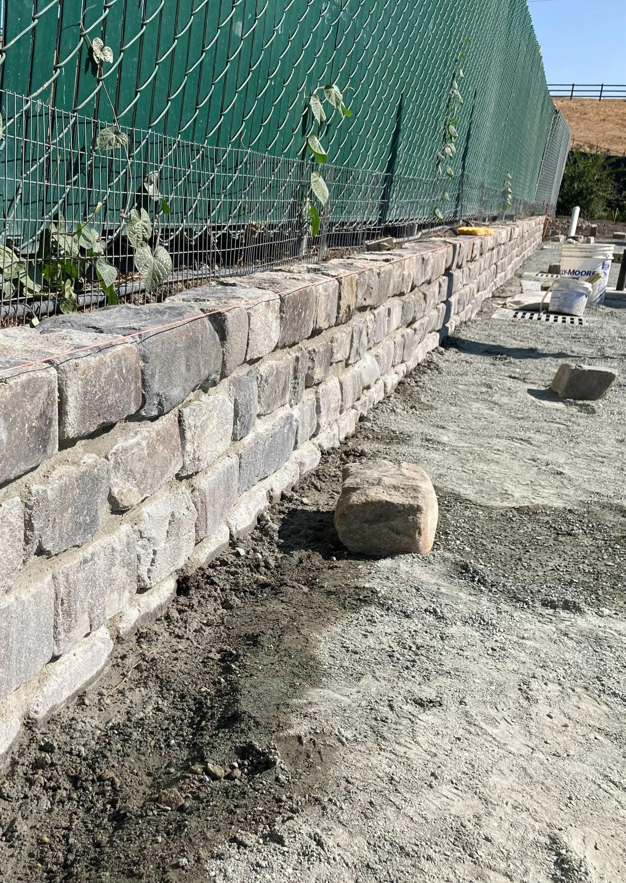 wall2.jpg
