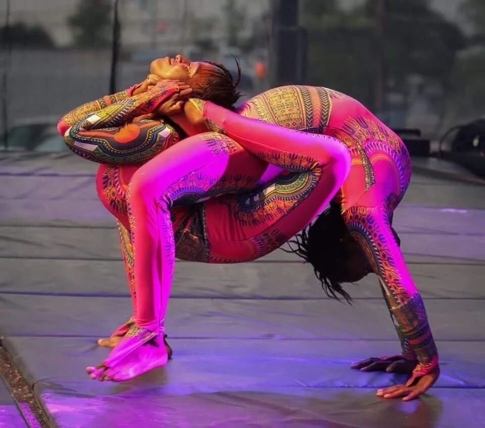 Contorsionnistes-2.jpg