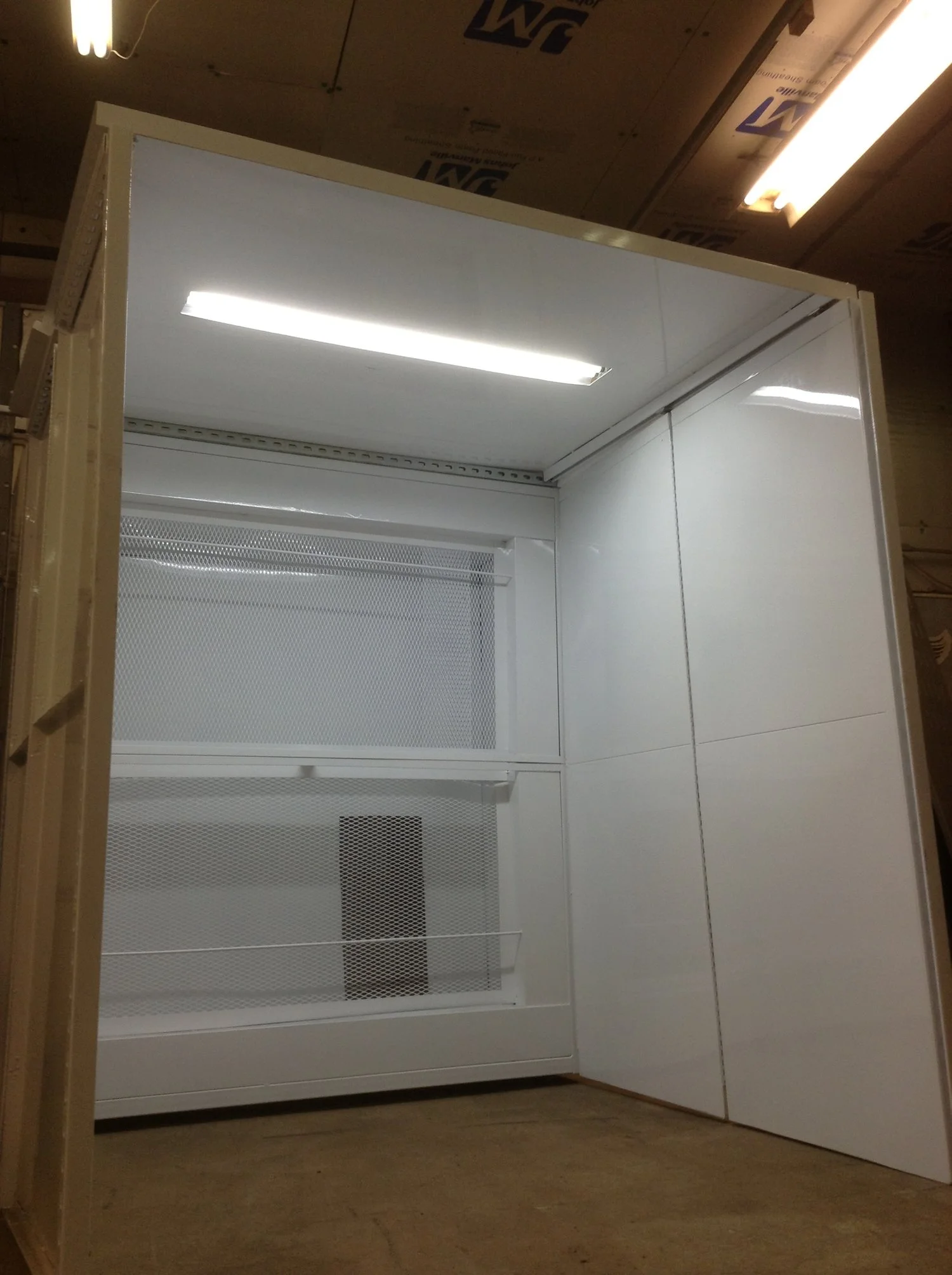 Labscape Customizes Laboratory Containment Room