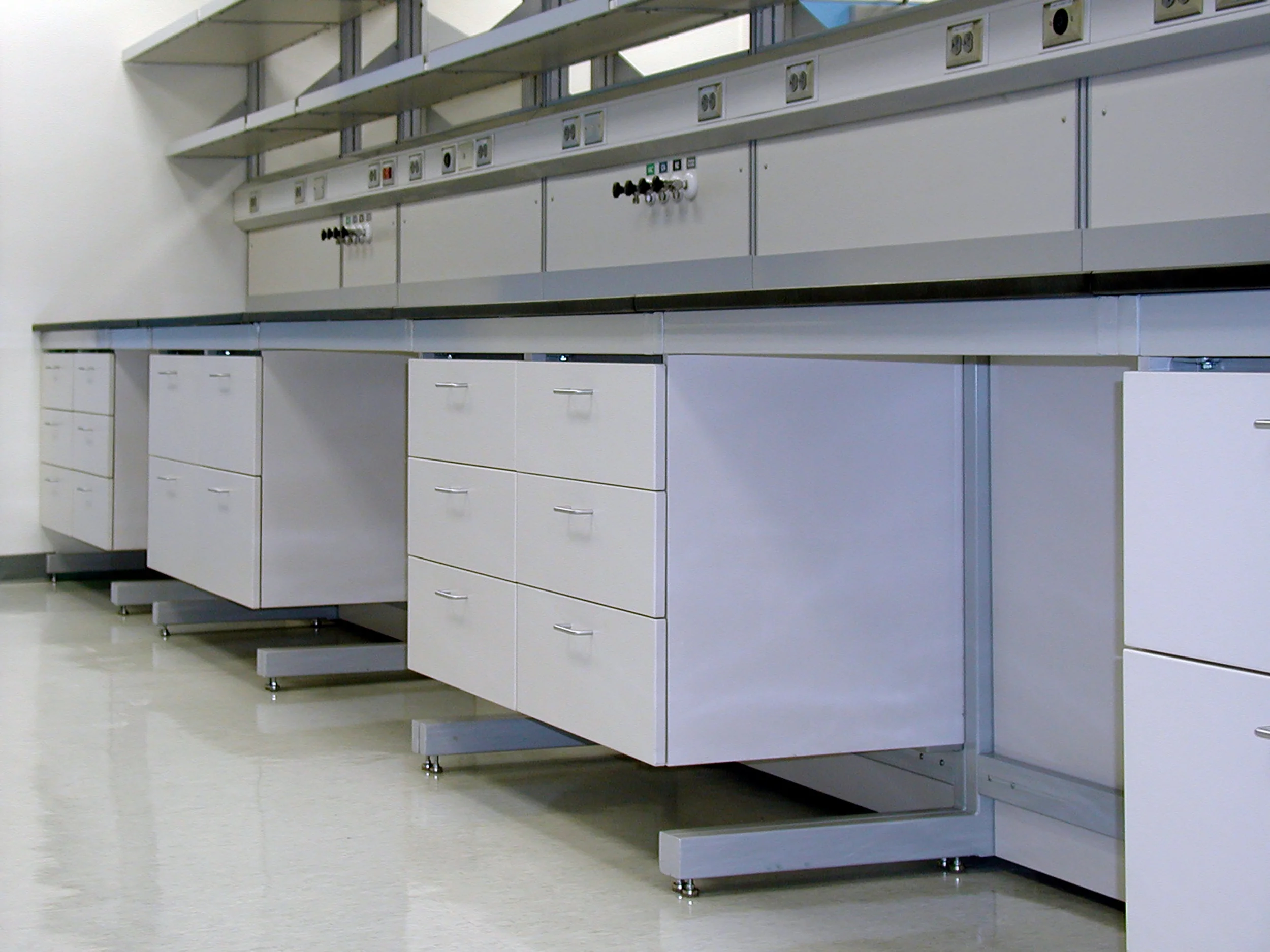 LAB CASEWORK — LABSCAPE