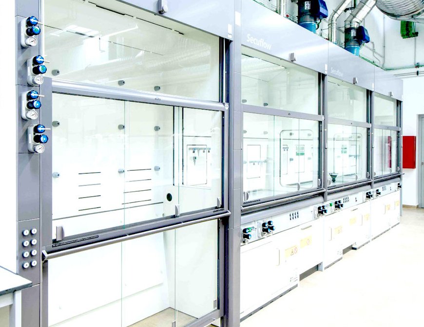 WALK-IN FUME HOODS