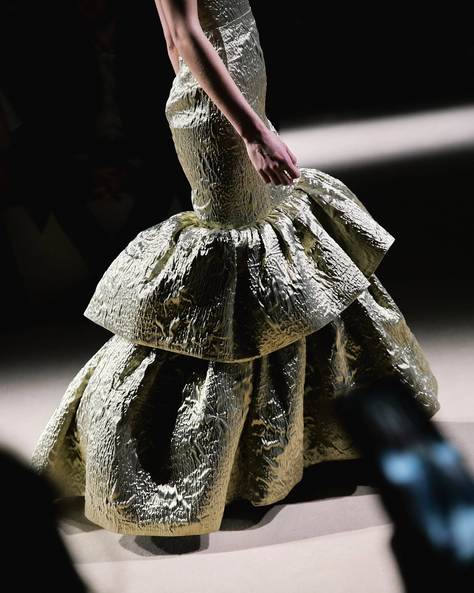 Detalle de un diseño de Yolancris durante MBFW Madrid