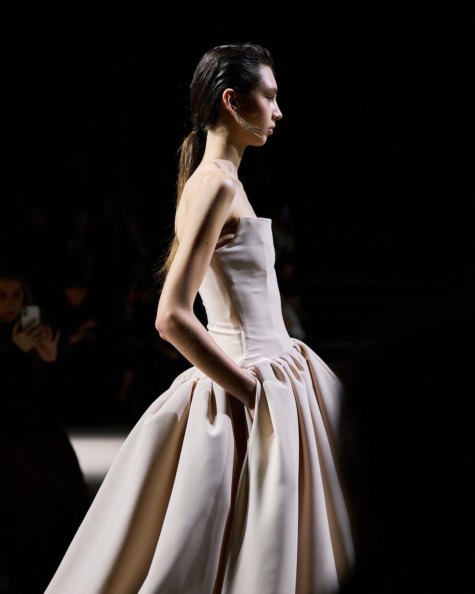 Detalle de un diseño de Yolancris durante MBFW Madrid