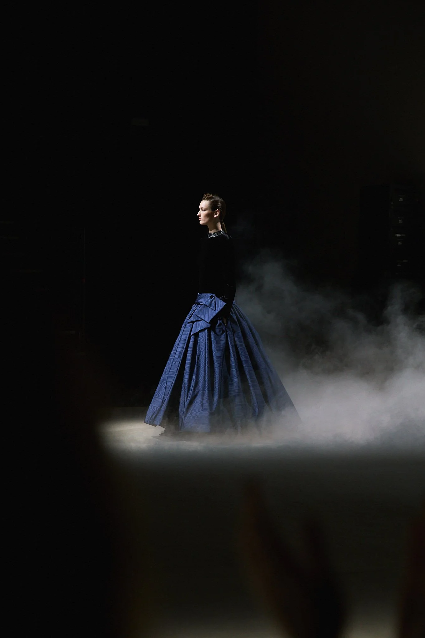 Modelo desfilando para Yolancris en Mercedes-Benz Fashion Week Madrid