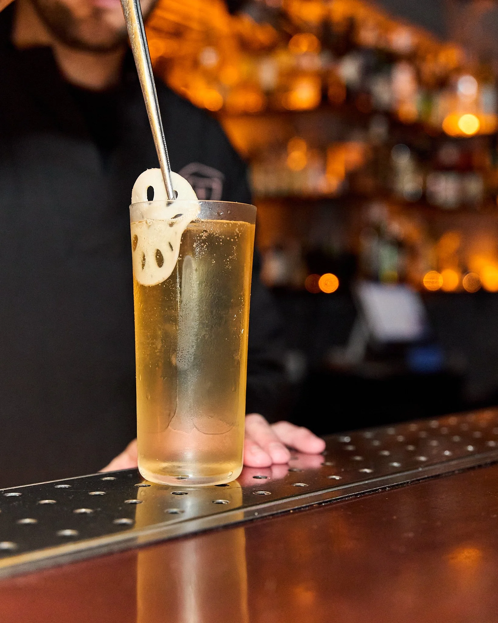 detalle de cóctel servido en Santos y Desamparados Madrid fotografía editorial