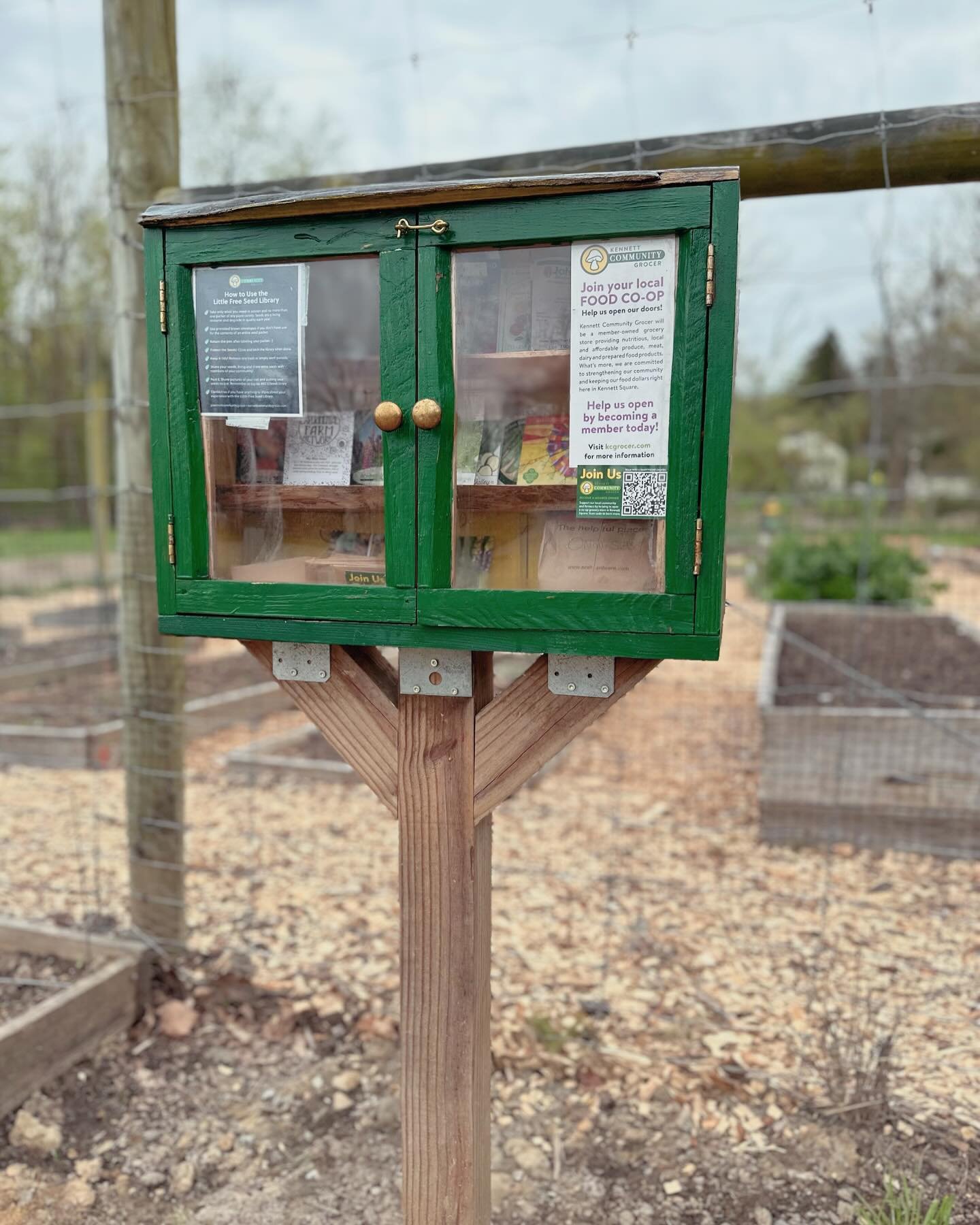 Last weekend, KCG repaired and reinstalled the Little Free Seed Library in Anson B Nixon Park during their cleanup event! It&rsquo;s next to the Community Garden plots used to grow delicious, nutritious, organic produce - much of it donated to local 