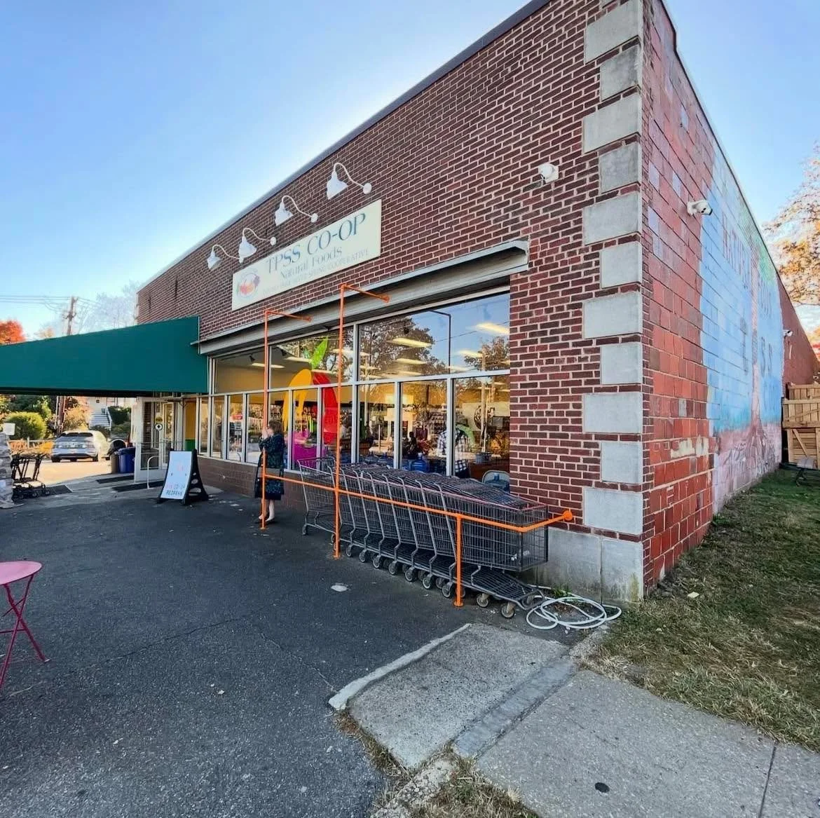 Aaaaaaaaaand we&rsquo;re back with another co-op success story.  Takoma Park Silver Spring food co-op in Maryland started in 1981 and now has over 10,000 members! In addition to bringing locally-sourced foods to their community, the food co-op boosts