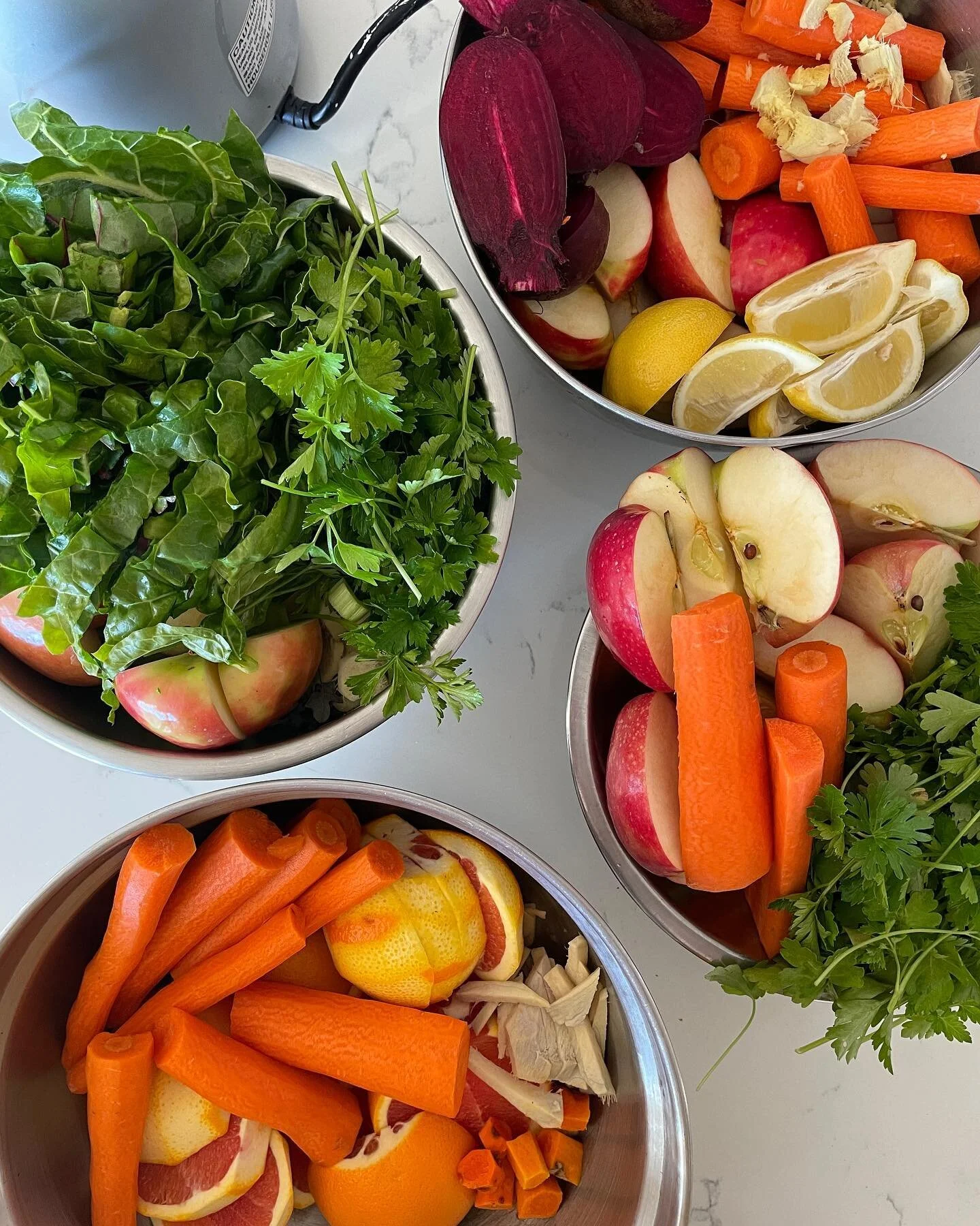 Getting ahead with some juices. Happy to have some things on the farm to add! #acelgas #perej&iacute;l