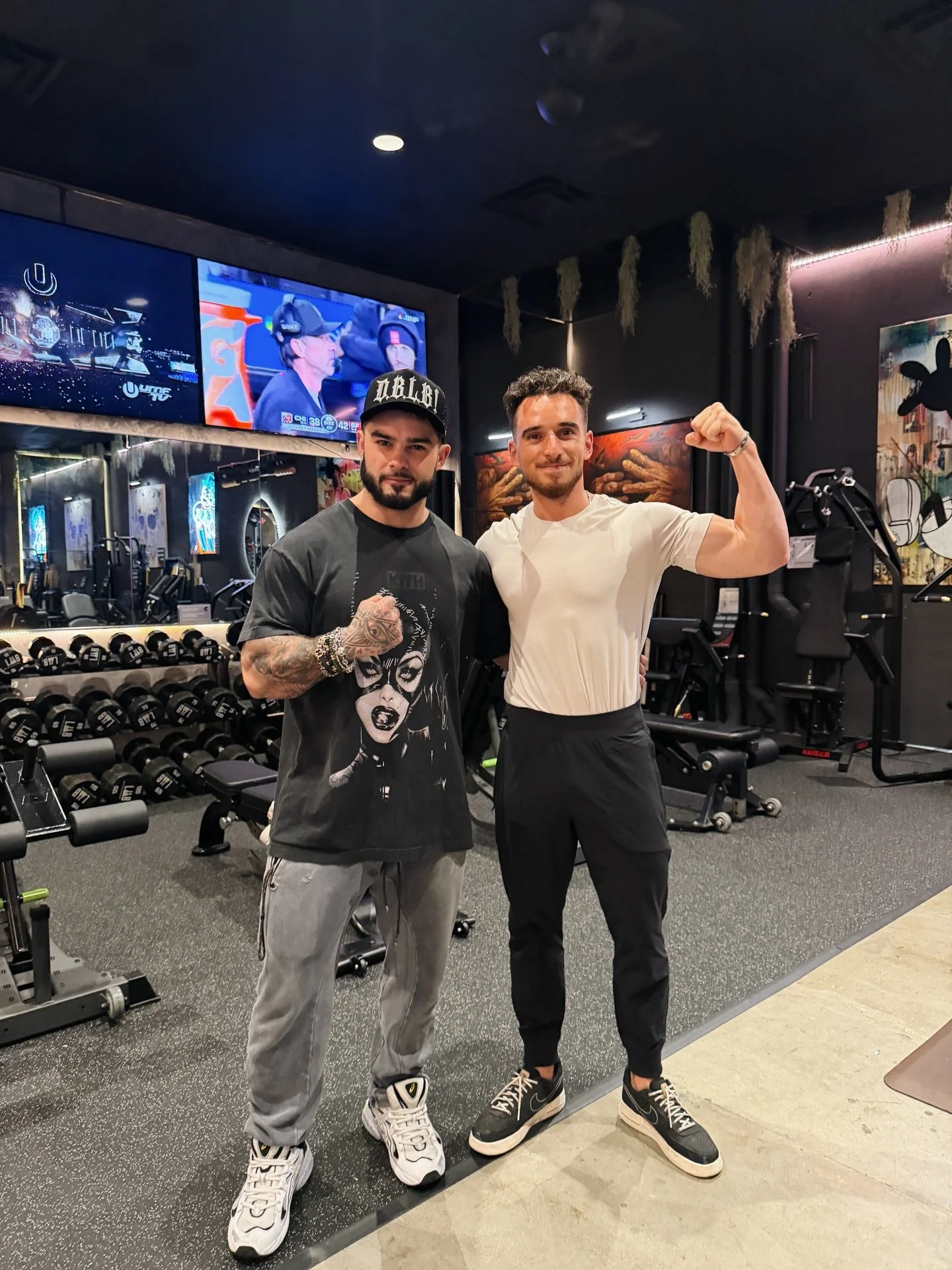 Just finished training at The Lab Athletic Studio in West Hollywood with Rocco.

Great session followed by quality conversations around business, scaling, and how great studios are built properly over time.

Exposure to high-level environments sharpe