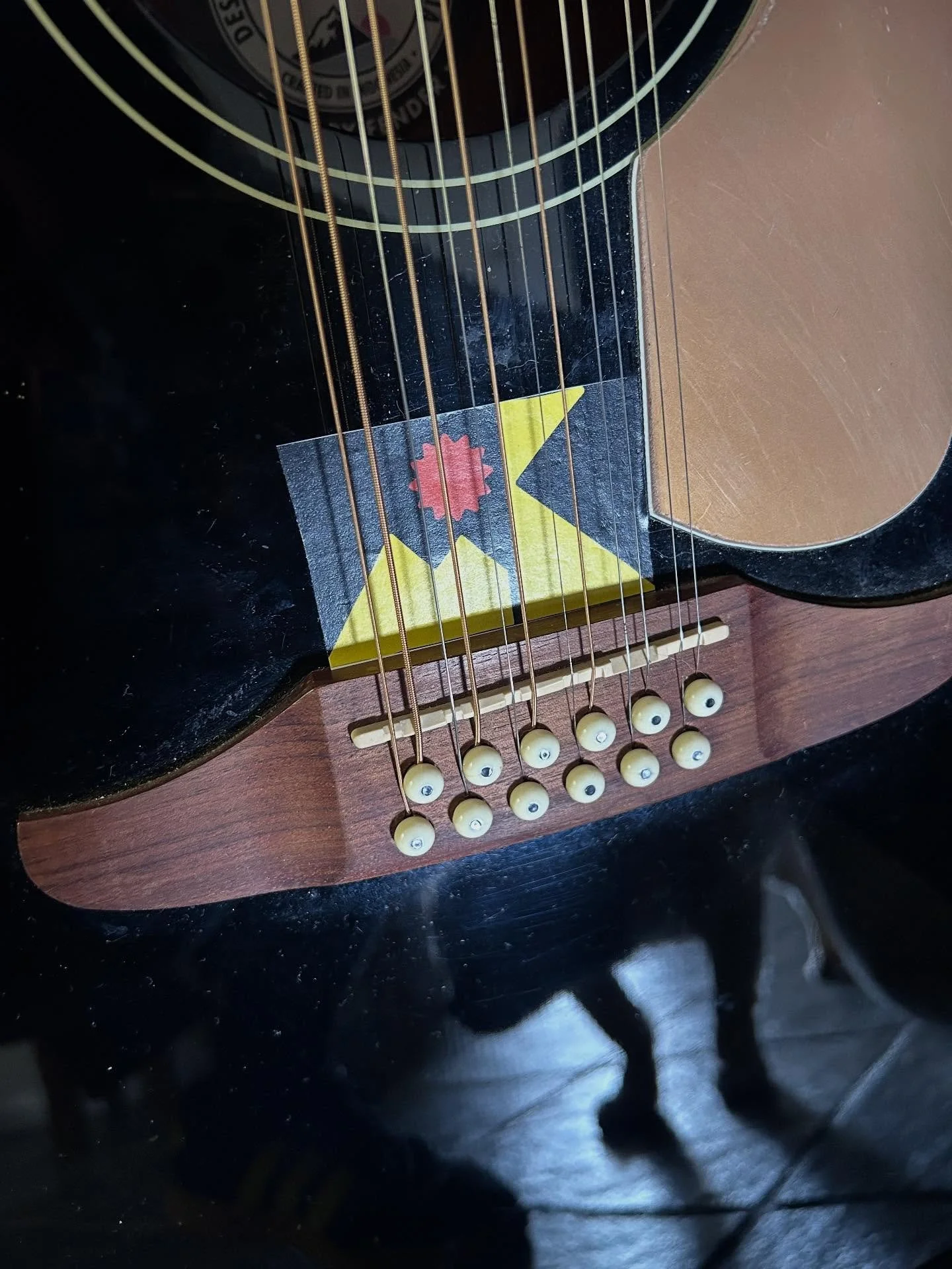 🎸 12 strings. One pup cameo.
Getting ready to make some noise again 👀

#MattRai #SilenceAsBombsFallDown #12StringVibes #MelbourneMusic #schoolsfornepal