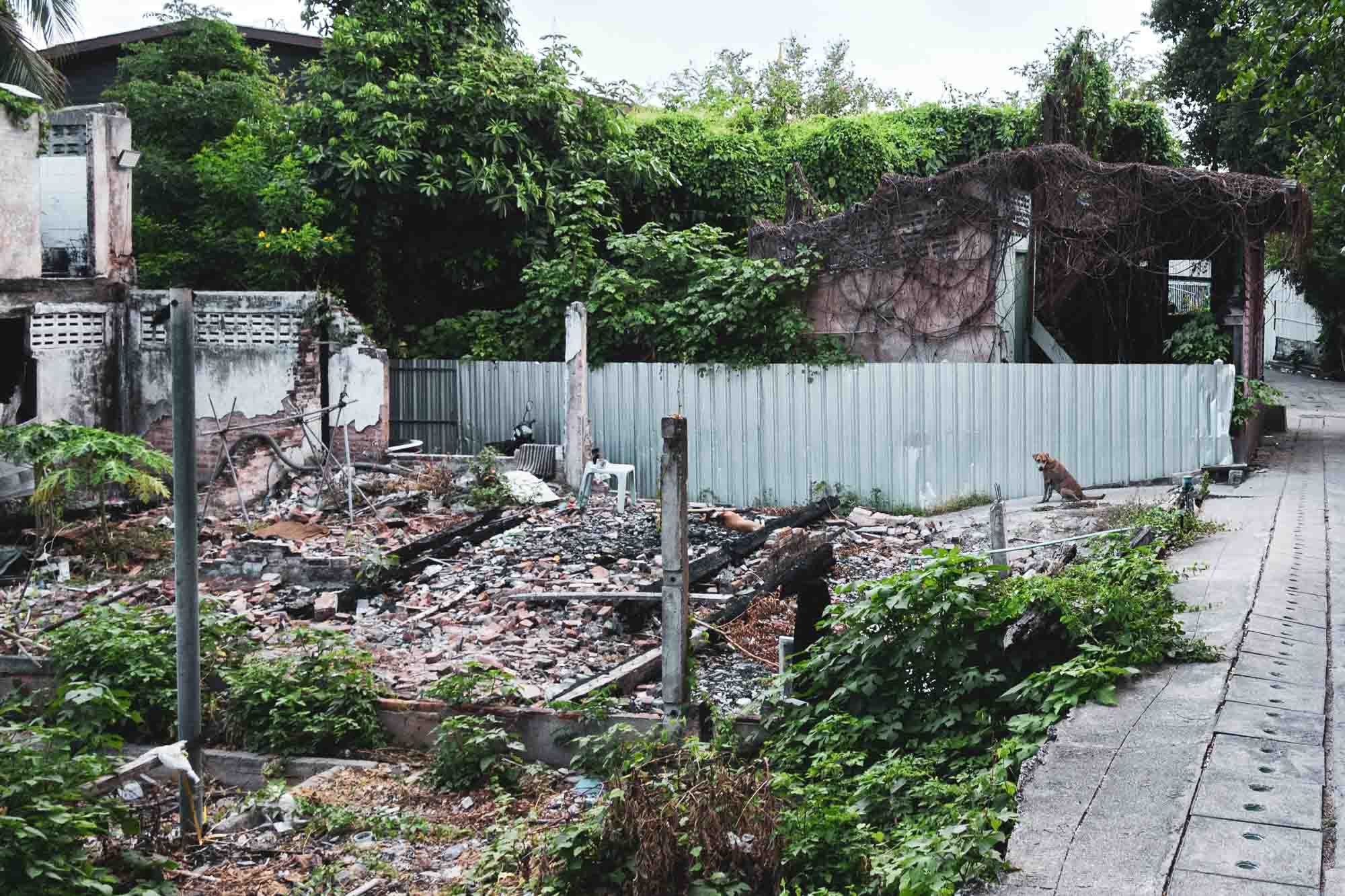 Contrasts in Thailand are always luring around the corner, quite literally.