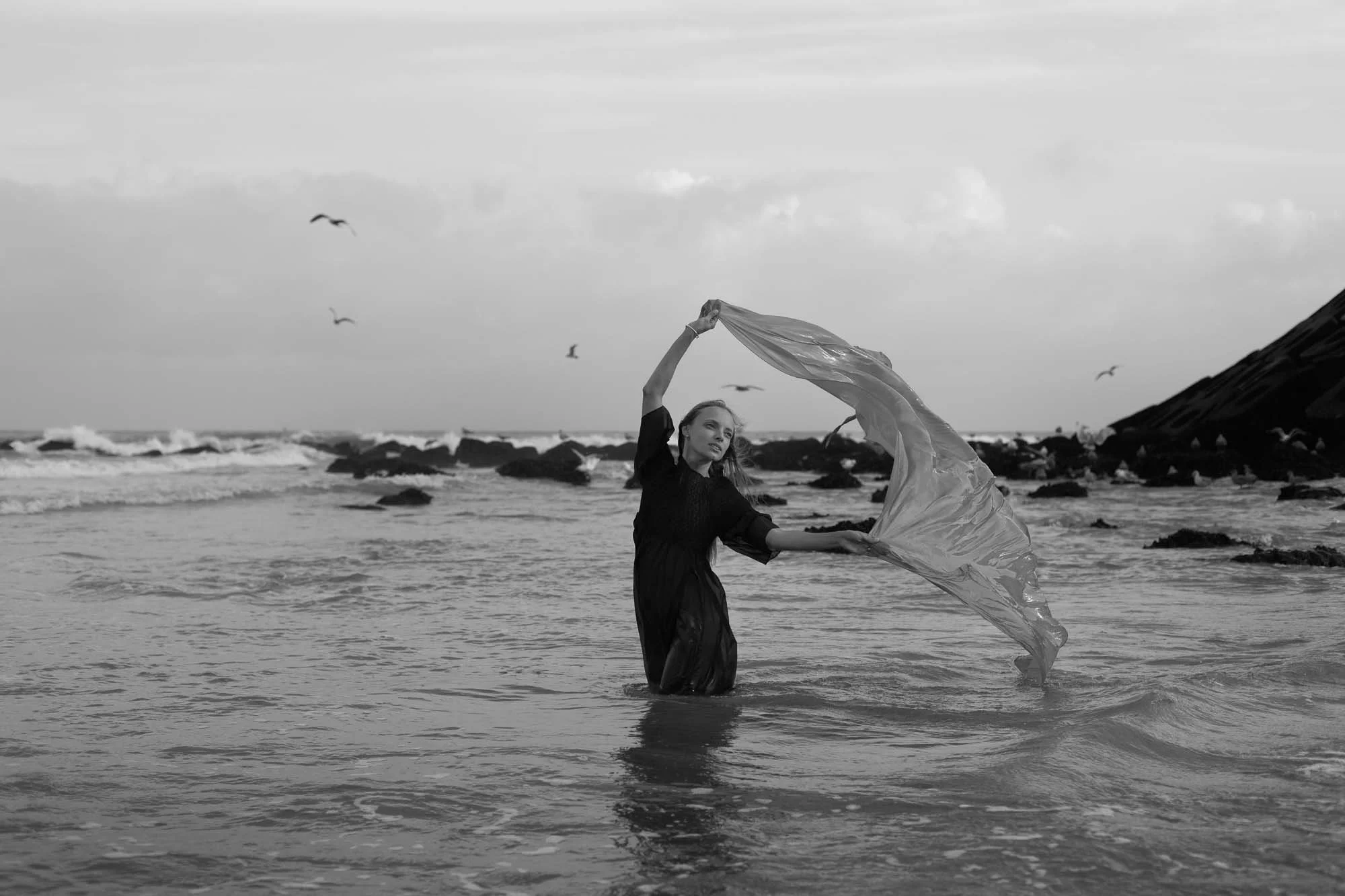  black and white dance photography at the sea 