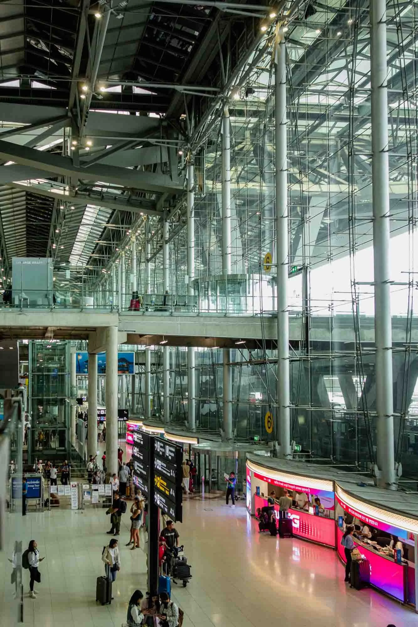I love Suvarnabhumi Airport, so much glass and lines.