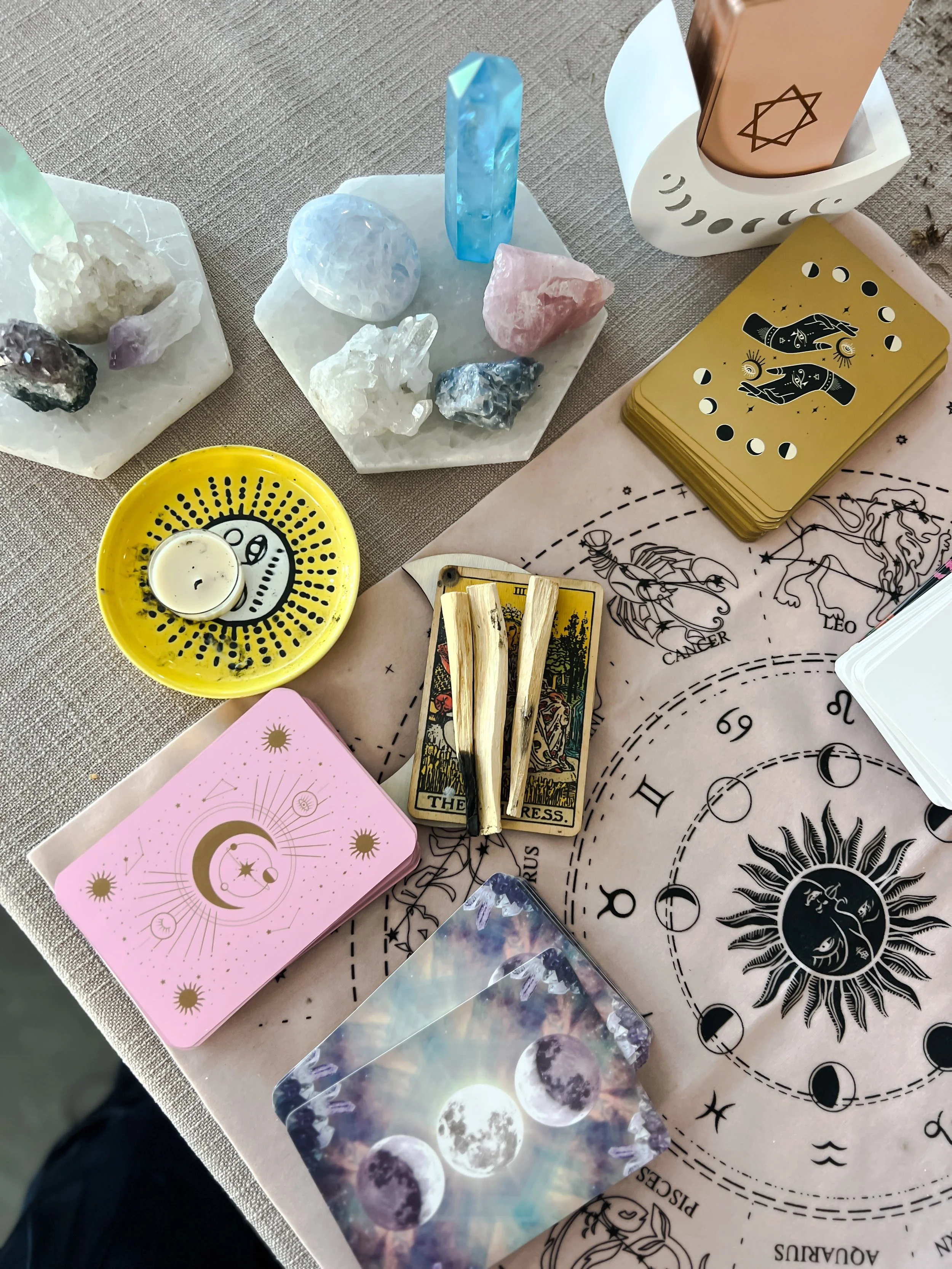 Alesia_Cosmic_Tarot_Club_1.JPEG