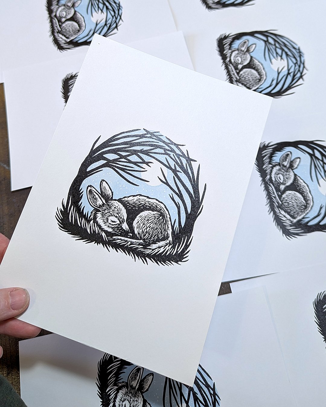 I was running low on these little deers, so I've been busy reprinting a few. Getting ahead for the market season! 

'Safe Under the Stars' is a multiblock print. So far I've got two layers down, and one more to go!

#woodlandart #woodlandcore #fawn #