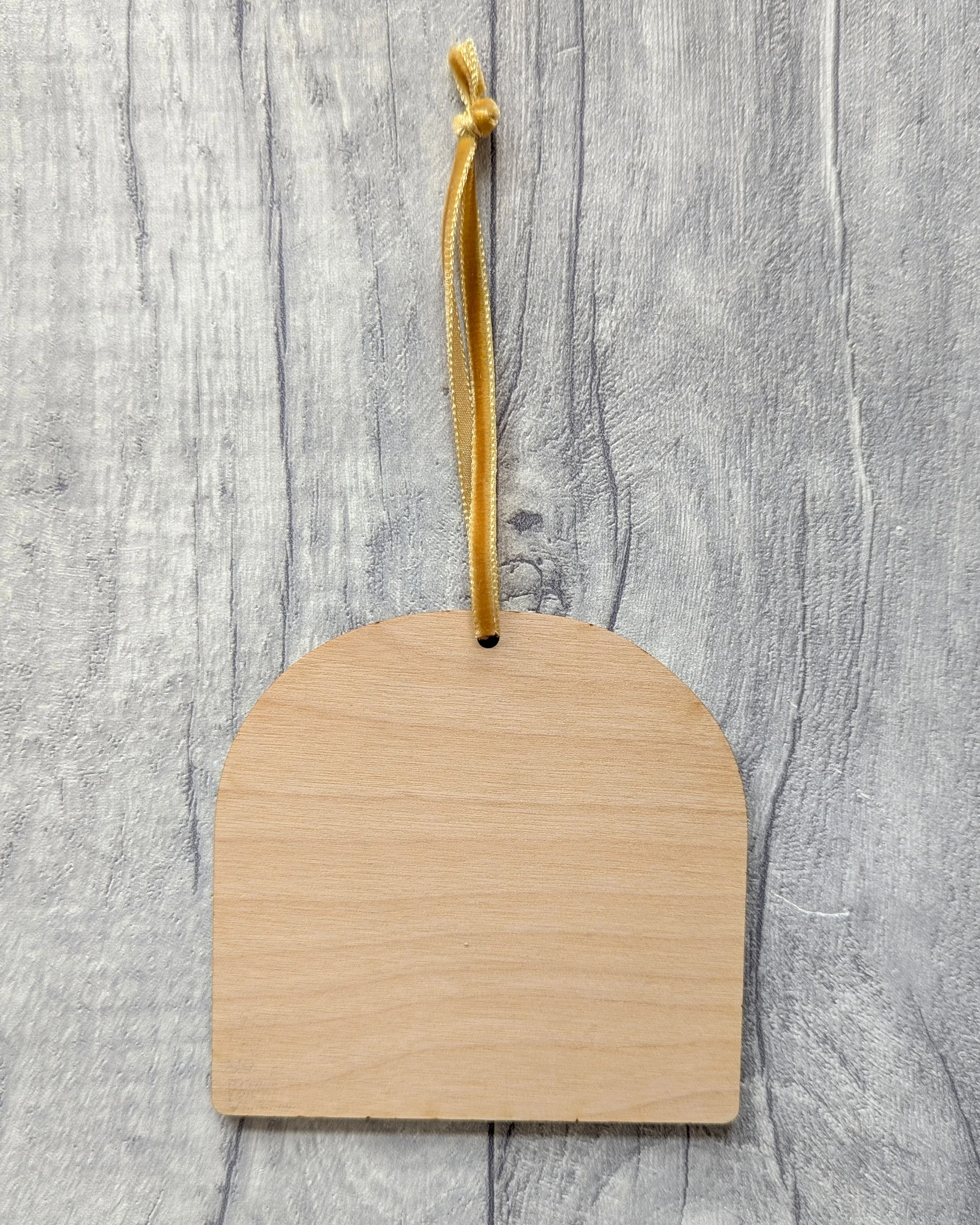 Frankie-Brown-Hanging-Decoration-Wooden-Mice-Catch-Falling-Star-02.jpg