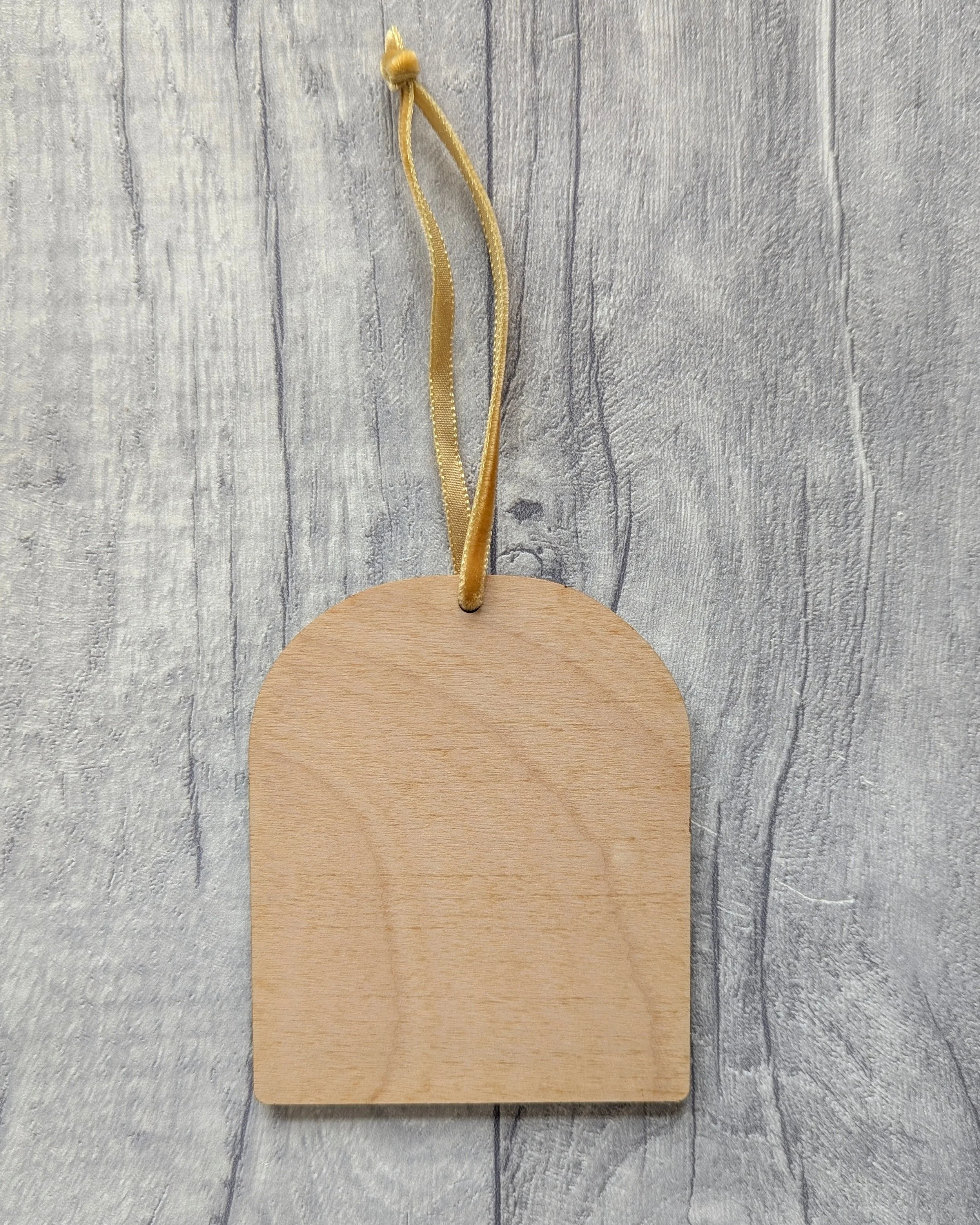 Frankie-Brown-Hanging-Decoration-Wooden-Mice-Guiding-Light-Star-02.jpg