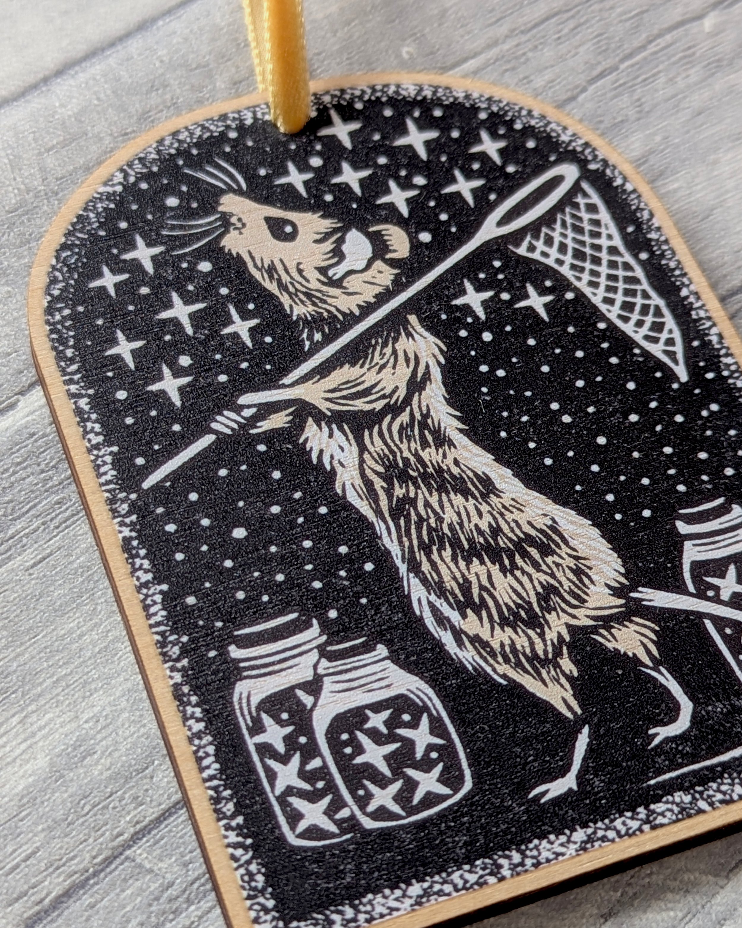 Frankie-Brown-Hanging-Decoration-Wooden-Mice-Star-Catcher-04.jpg