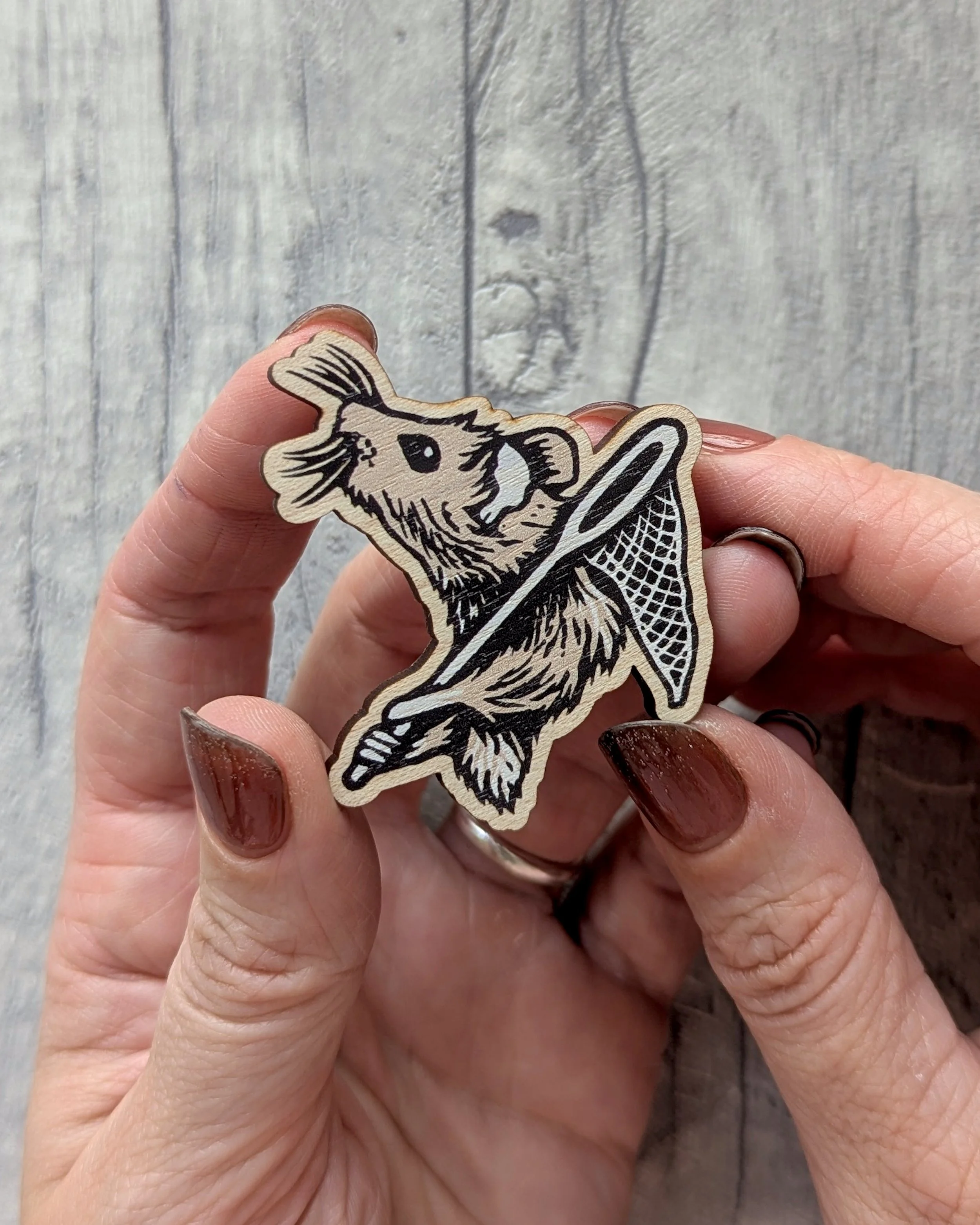 Frankie-Brown-Pin-Badge-Wooden-Mouse-02.jpg
