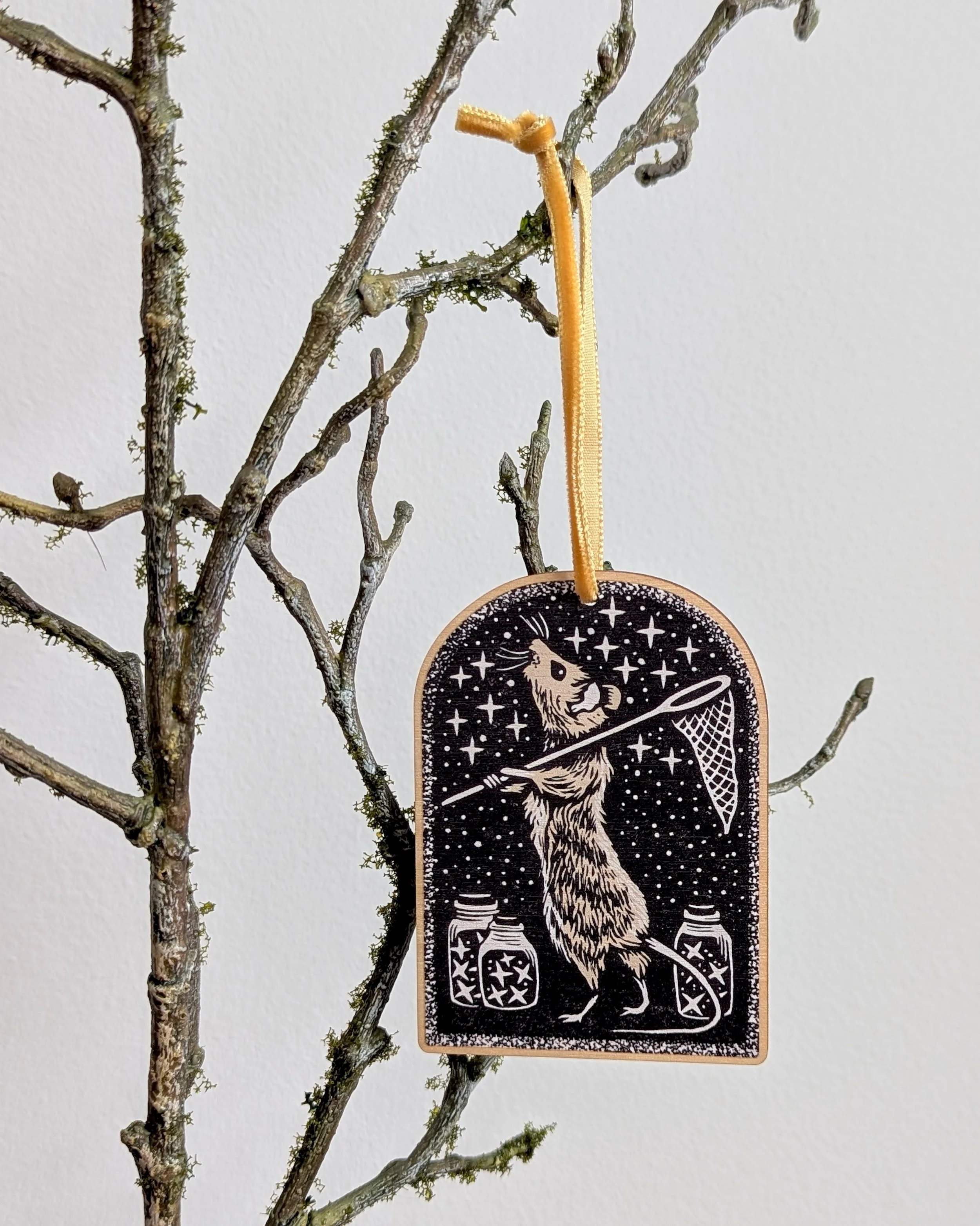 Frankie-Brown-Hanging-Decoration-Wooden-Mice-Star-Catcher-05.jpg