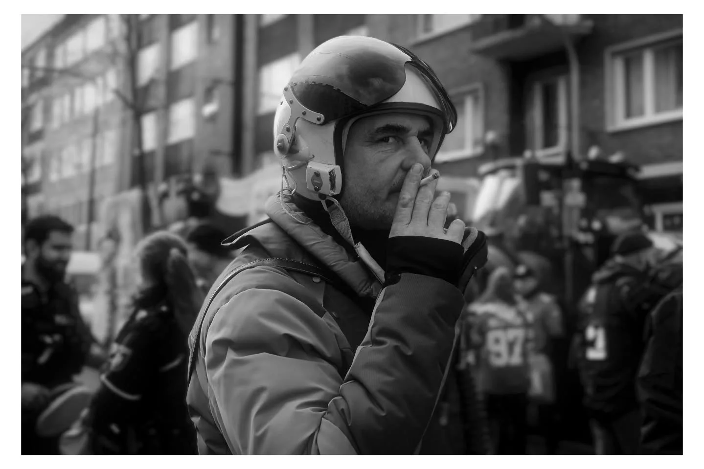 I&rsquo;ve already stopped smoking. Now I just observe people smoke, especially during Karneval.

#rosenmontagszugd&uuml;sseldorf #karneval2026 #D&uuml;sseldorfkarneval2026