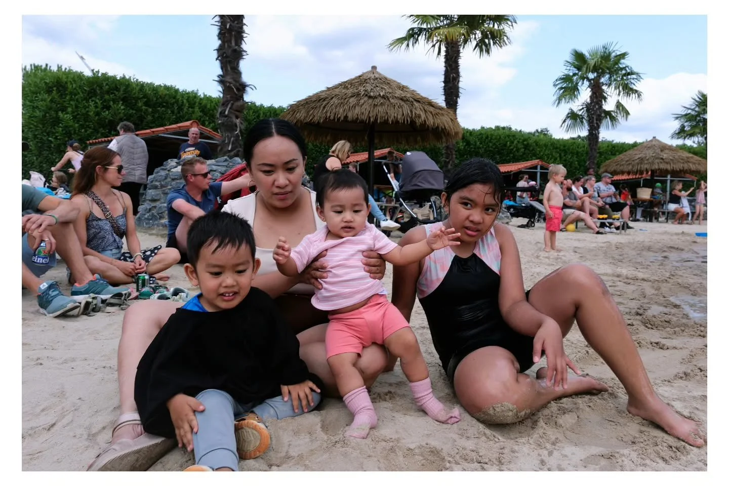 A work in progress.

Photos of my family and the Filipino community in Germany.