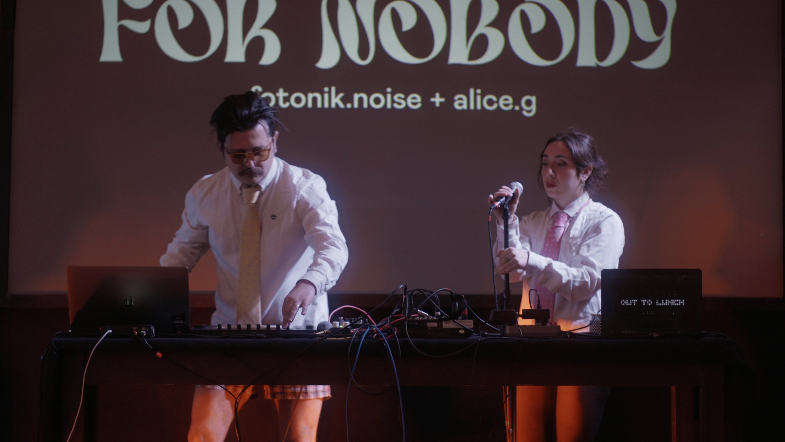 a lesson for nobody duo electro pop Fotonik Noise Alice g synth pop Italy theatre concert duo