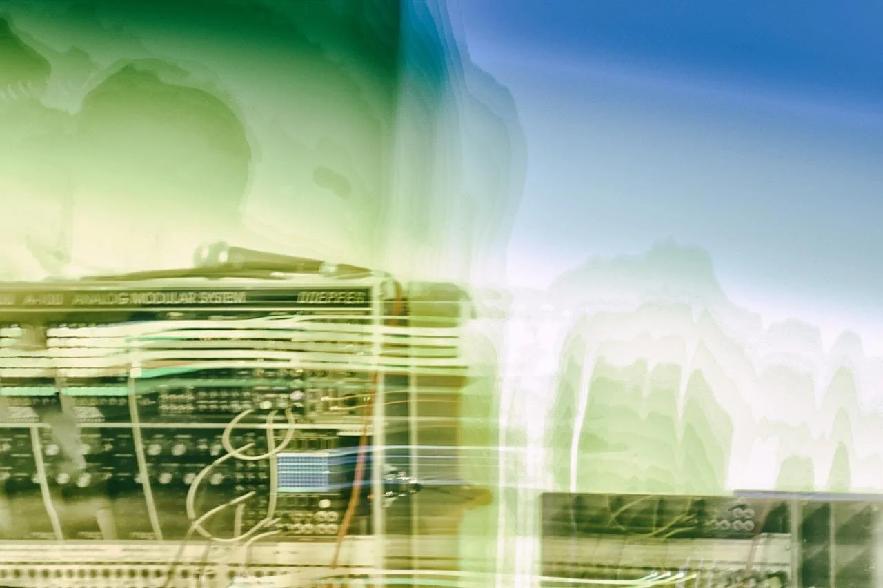 Komfortzone electronic music live visuals modular synth Italy Lebanon Fotonik Noise modena Vignola Reggio Emilia doepfer eurorack resolume vj