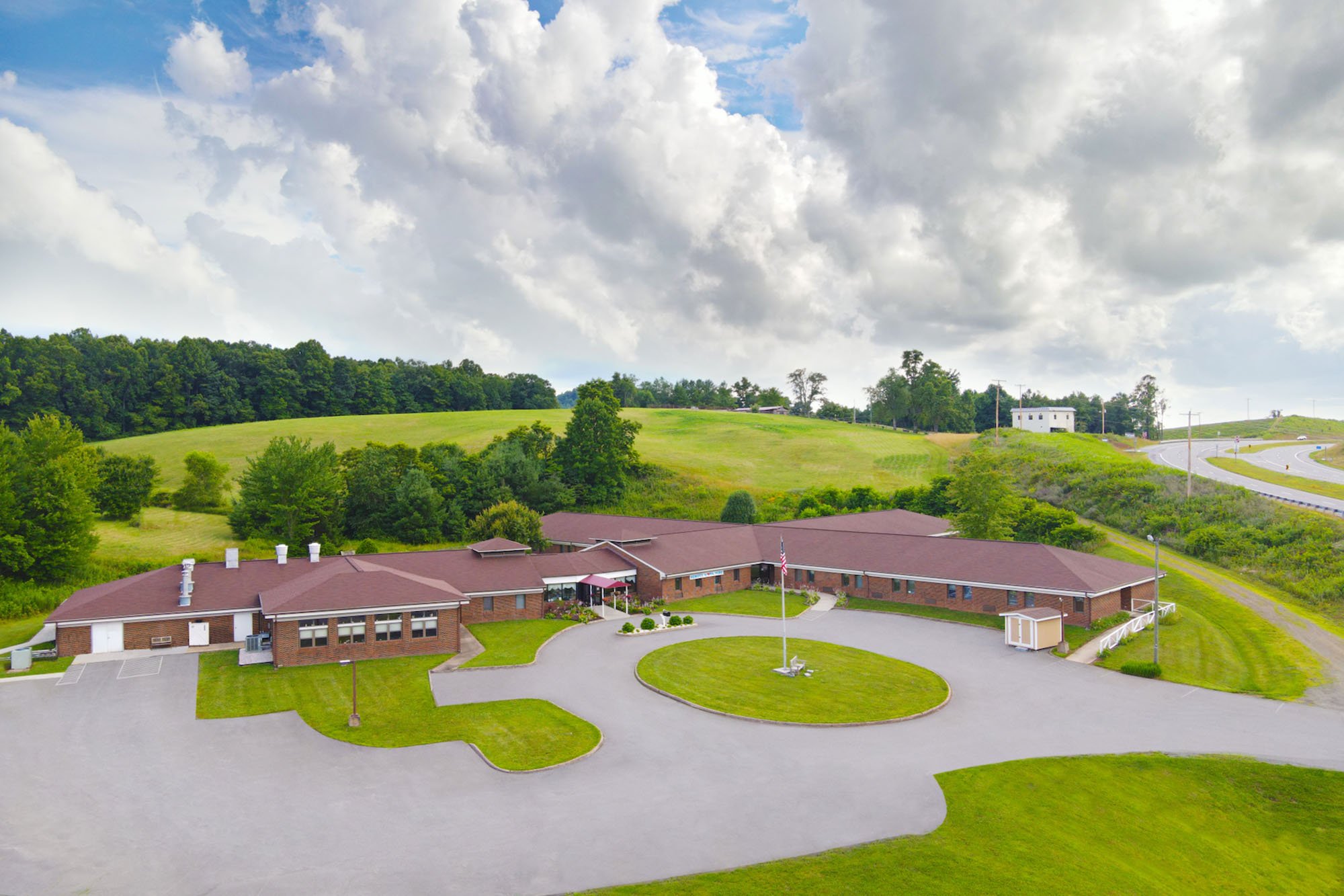 Laurel Meadows Heritage Hall Facilities — American Health Care