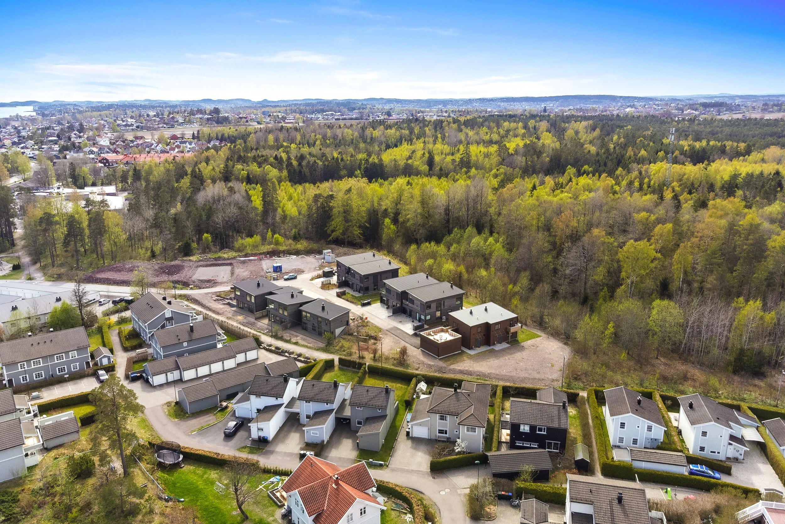 Området er vurdert som svært trygt og har et lavt støynivå.