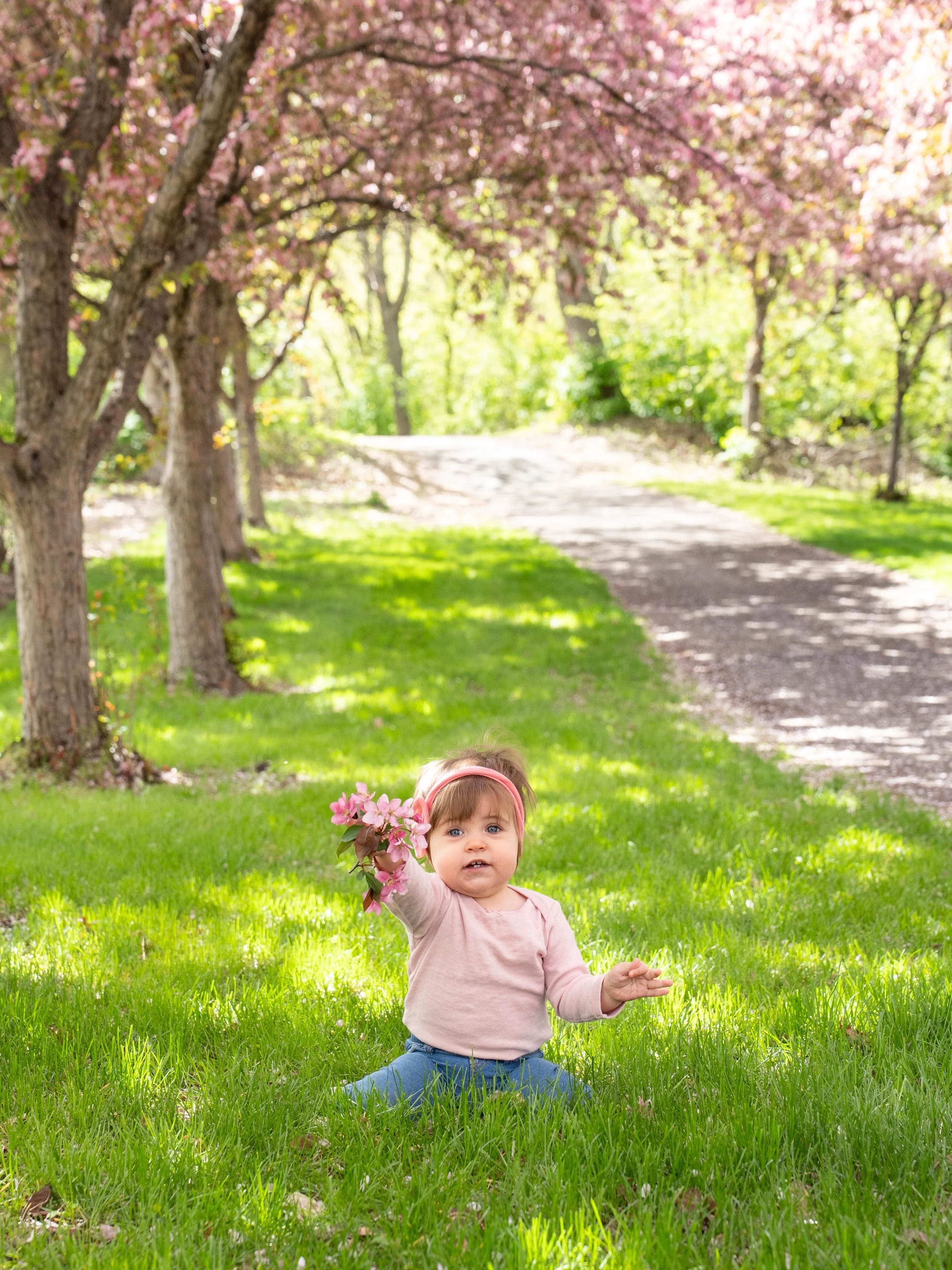 More of my favorites from spring blooms! These sessions gave me so much joy and had me smiling at my screen while editing 🥲 

Wing and Willow photography spring photo shoot blaine minneapolis anoka family photographer candid photo