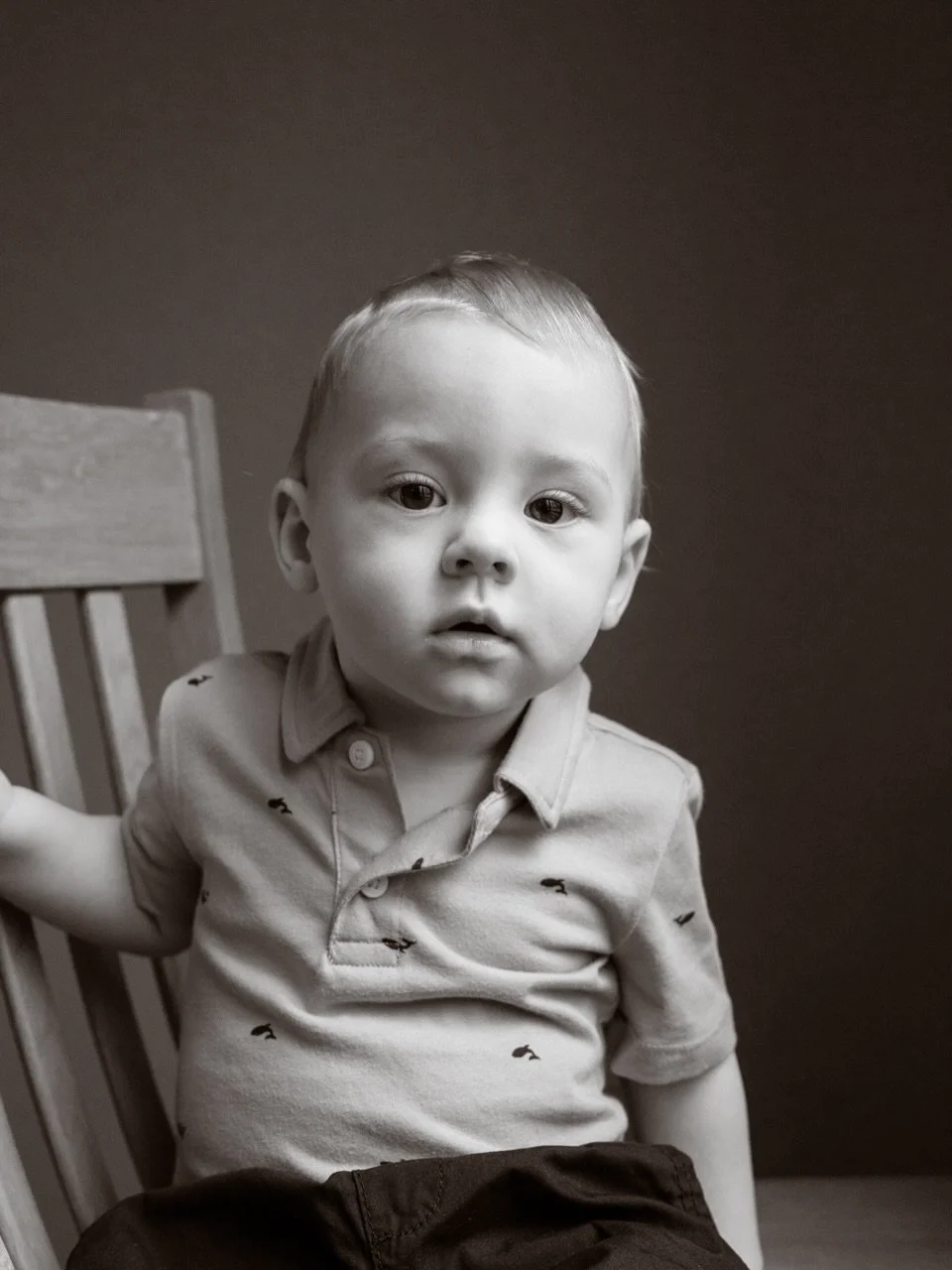 The sweetest photos come from families with unrelenting love and patience. I&rsquo;m so lucky to meet some of the most gentle souls as my job! 

Candid family photos anoka blaine Minneapolis family photographer wing and Willow photography one year mi