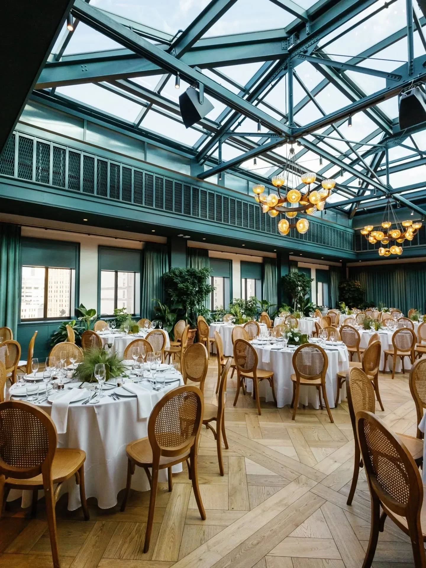 A few favorite details from Stephanie and Charlie's wedding reception at @booktowerdetroit.

Planner: @beautifuldaywithlaura with @beautifuldayplanning_ 
Photographer: @sydneymariephotography 
Venue: @anthologyevents at @booktowerdetroit 
Florist: @n