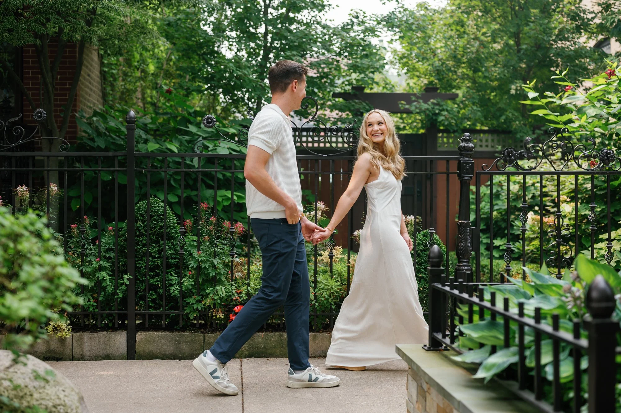 lincoln-park-chicago-engagement-session (24).jpg