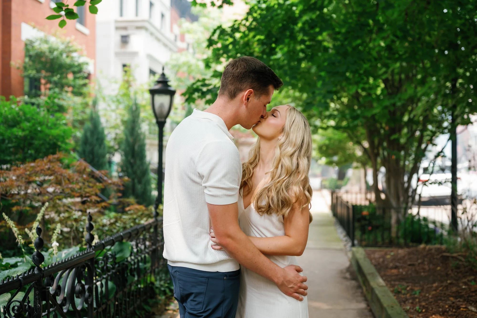 lincoln-park-chicago-engagement-session (23).jpg
