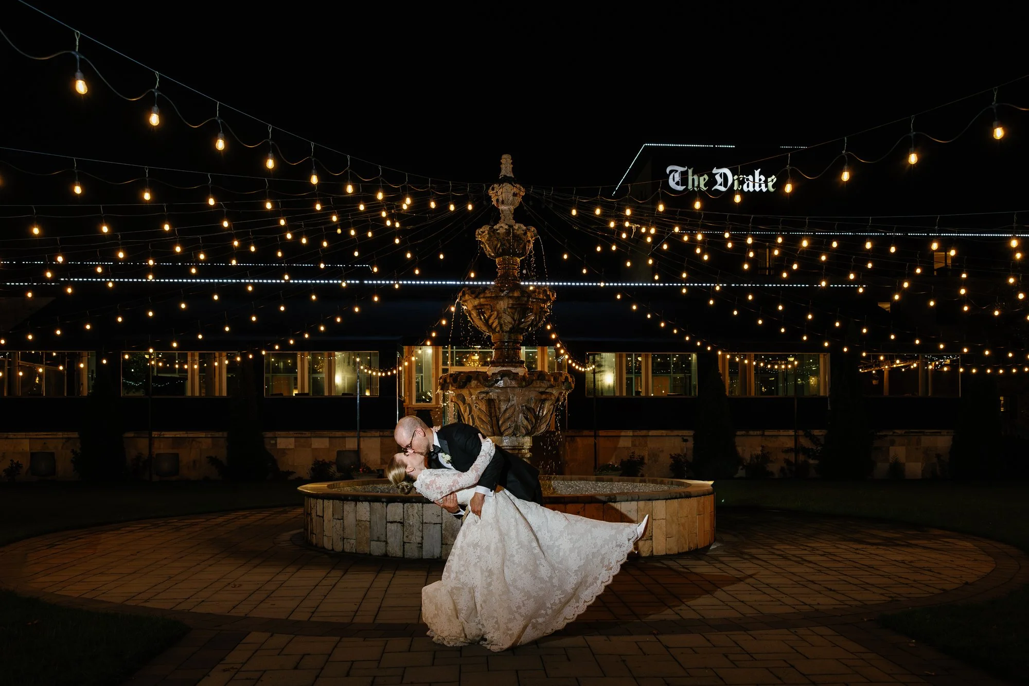 chicago-wedding-photographer-the-drake (66).jpg