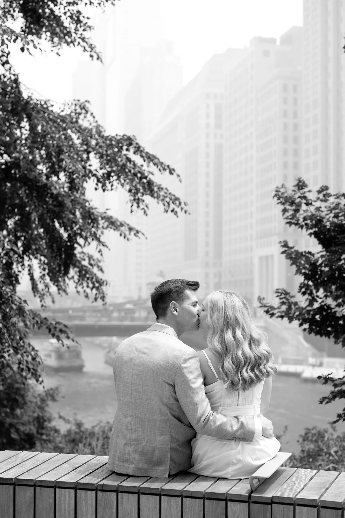 lincoln-park-chicago-engagement-session (16).jpg