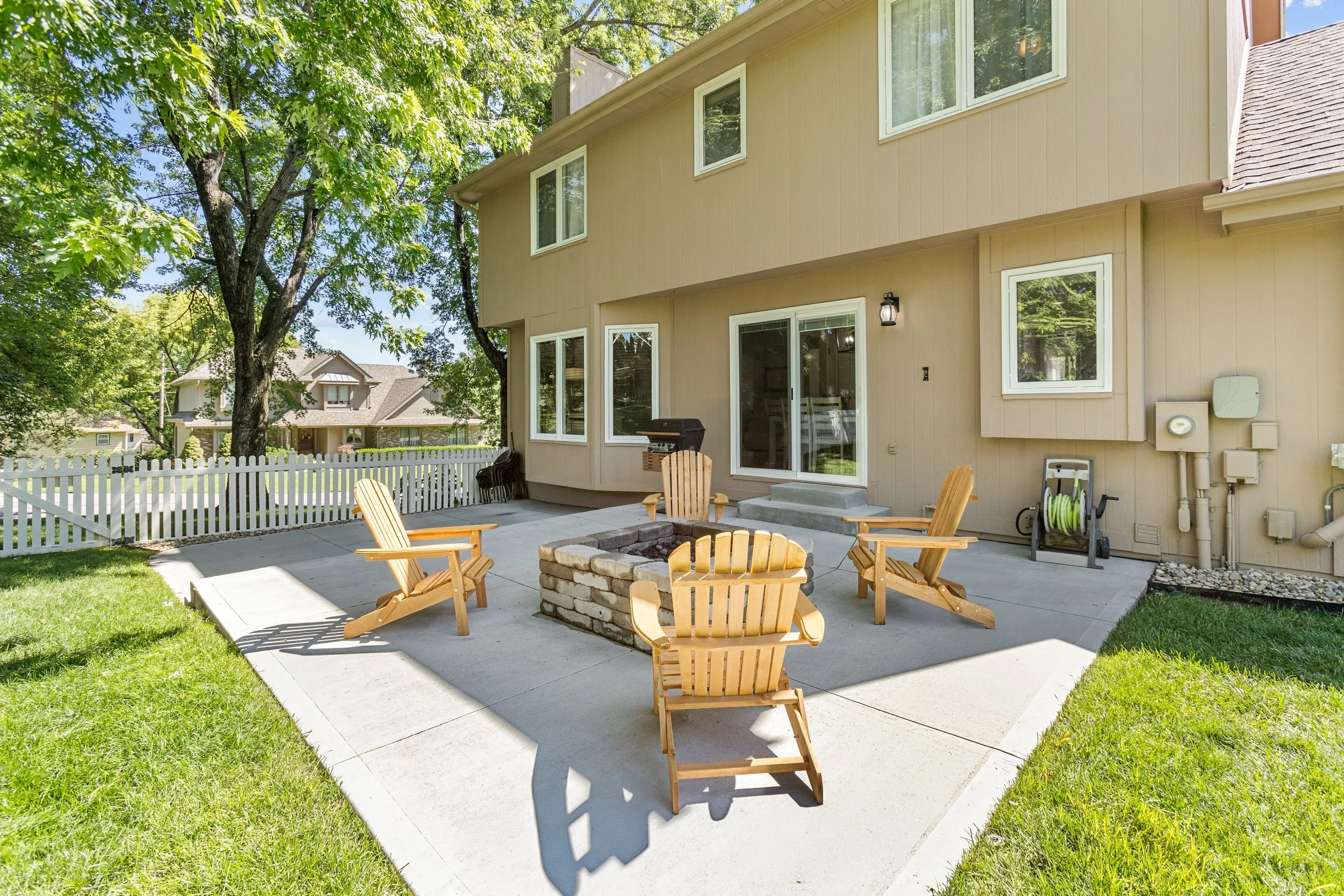 904 S 110th Plaza-41.jpg