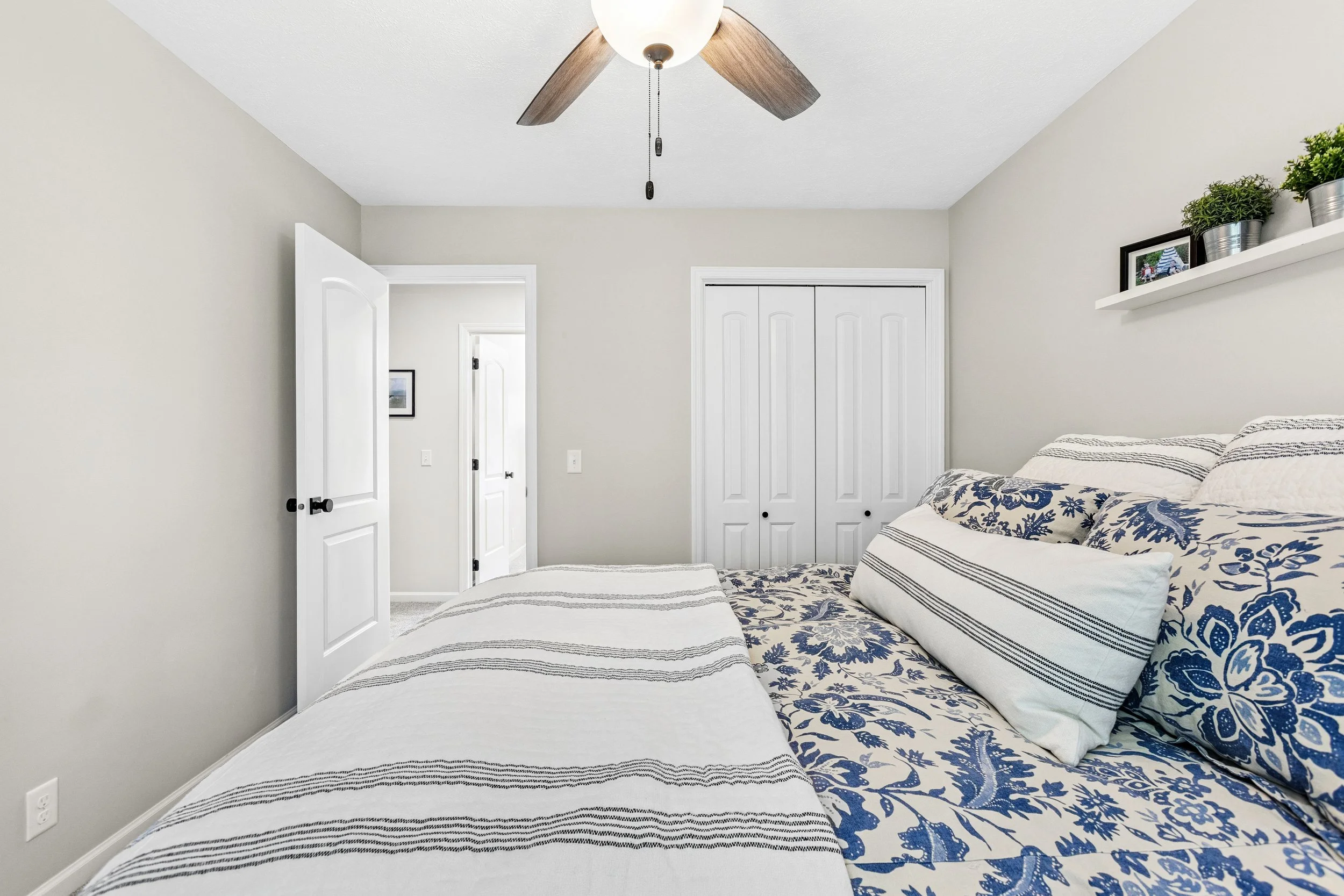 904 S 110th Plaza-32.jpg