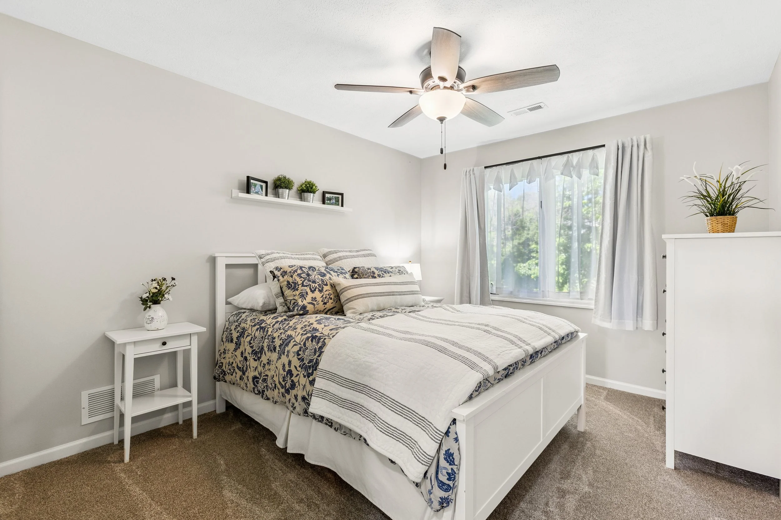 904 S 110th Plaza-31.jpg