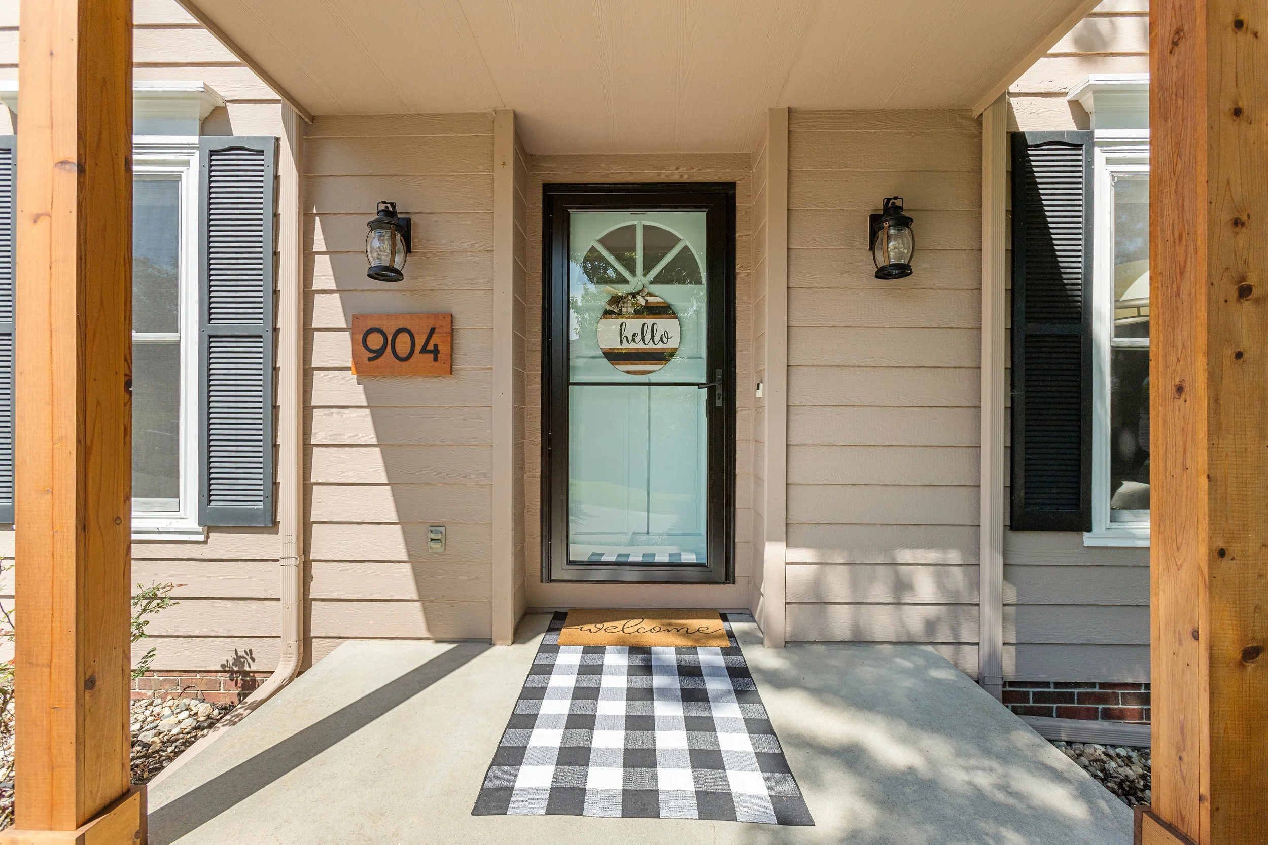 904 S 110th Plaza-3.jpg