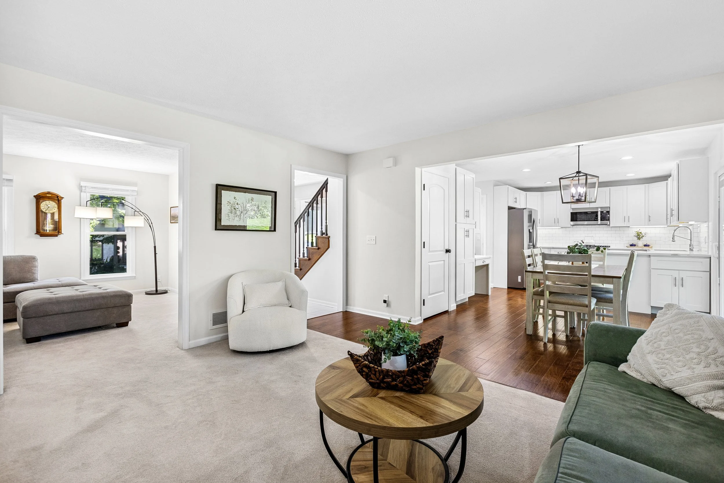 904 S 110th Plaza-13.jpg