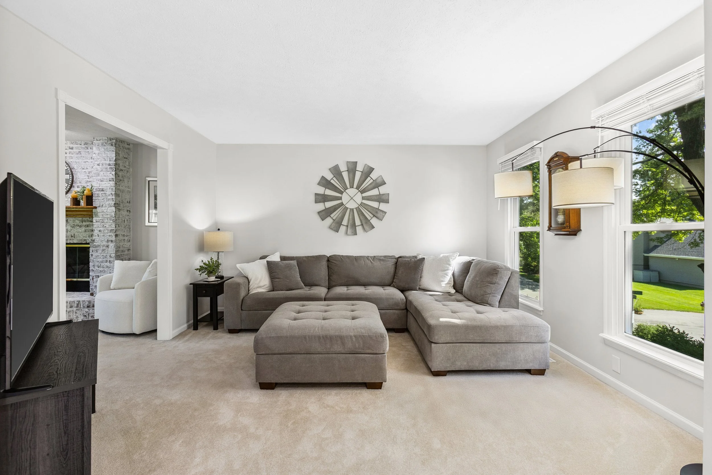 904 S 110th Plaza-8.jpg