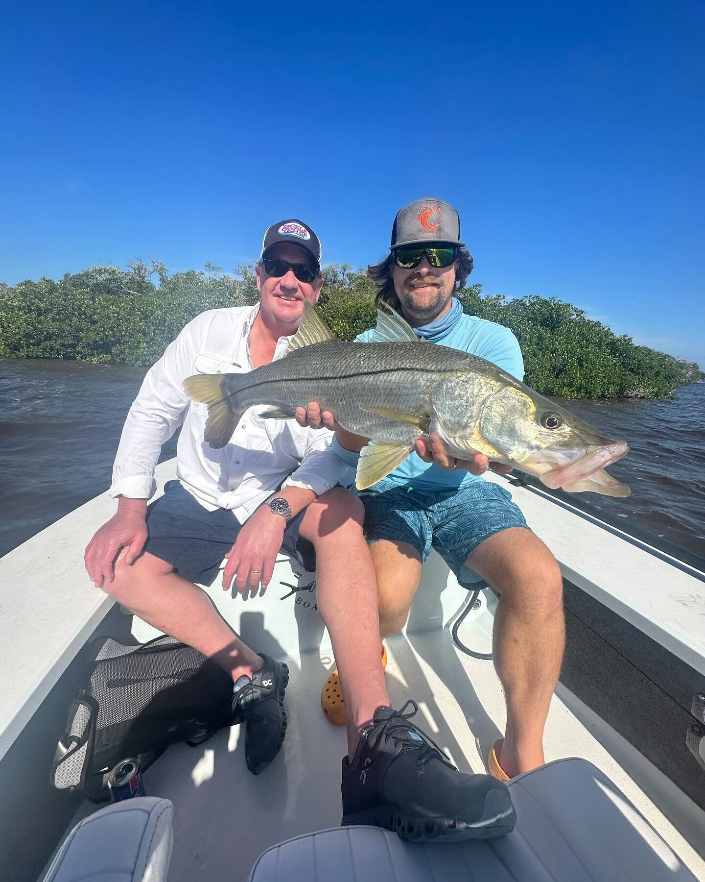 Second day with the boys and we got em good! Good job Mike and Joel. Way to get tight on the new boat!
@hellsbayboatworks 
@mercurymarine 
@templeforkoutfitters 
#snookfishing #backcountyfishing #everglades #hellsbay #redfish #tarpon #bobberporn #bob