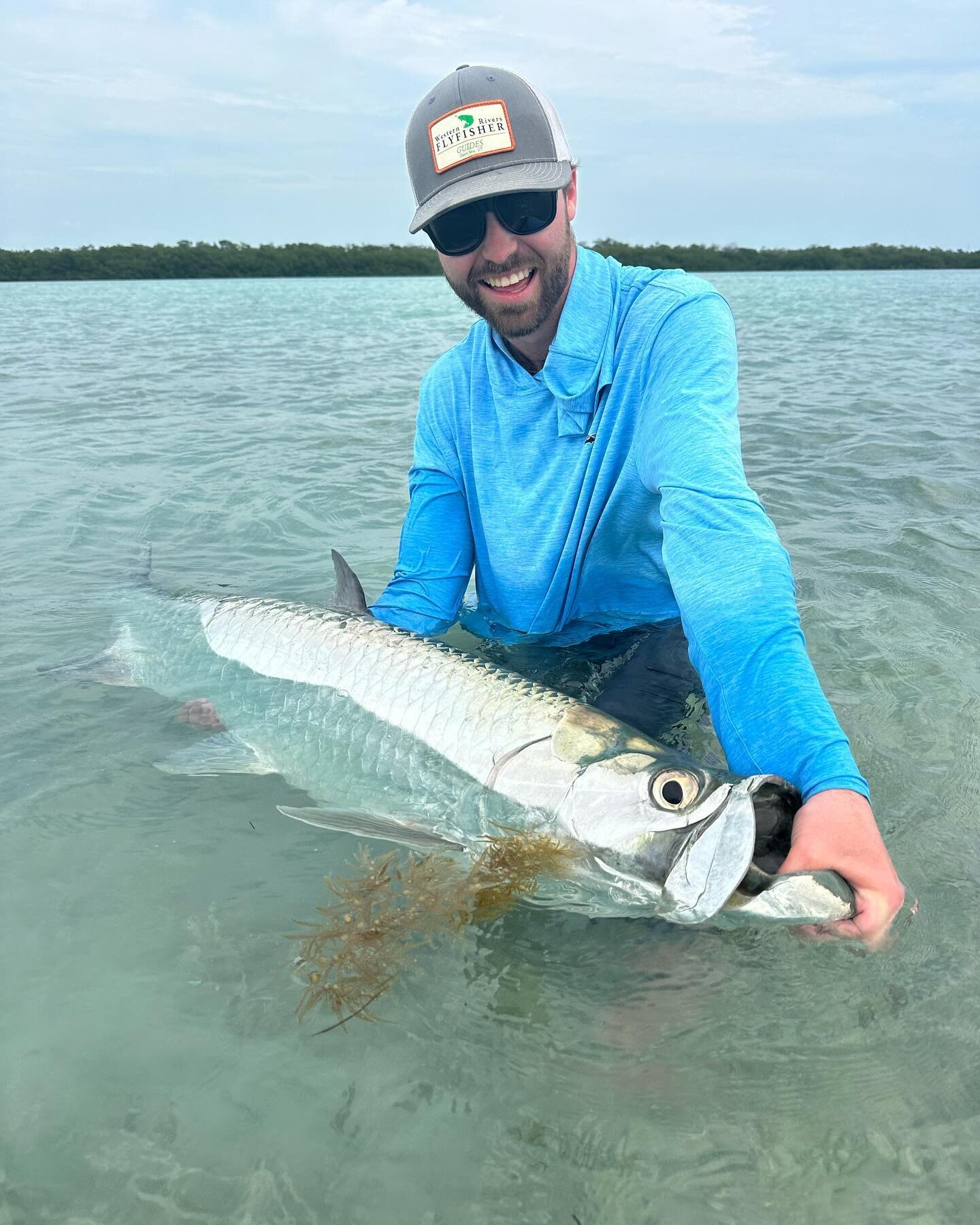 Ryan with a super epic day on the fly rod. Good casts got paid today. He caught his first, his biggest, and his smallest. Thanks for the fun day dude!!!
@hellsbayboatworks 
&hellip;.
&hellip;.
#tarpononfly #islamorada #everglades #floridakeys #silver